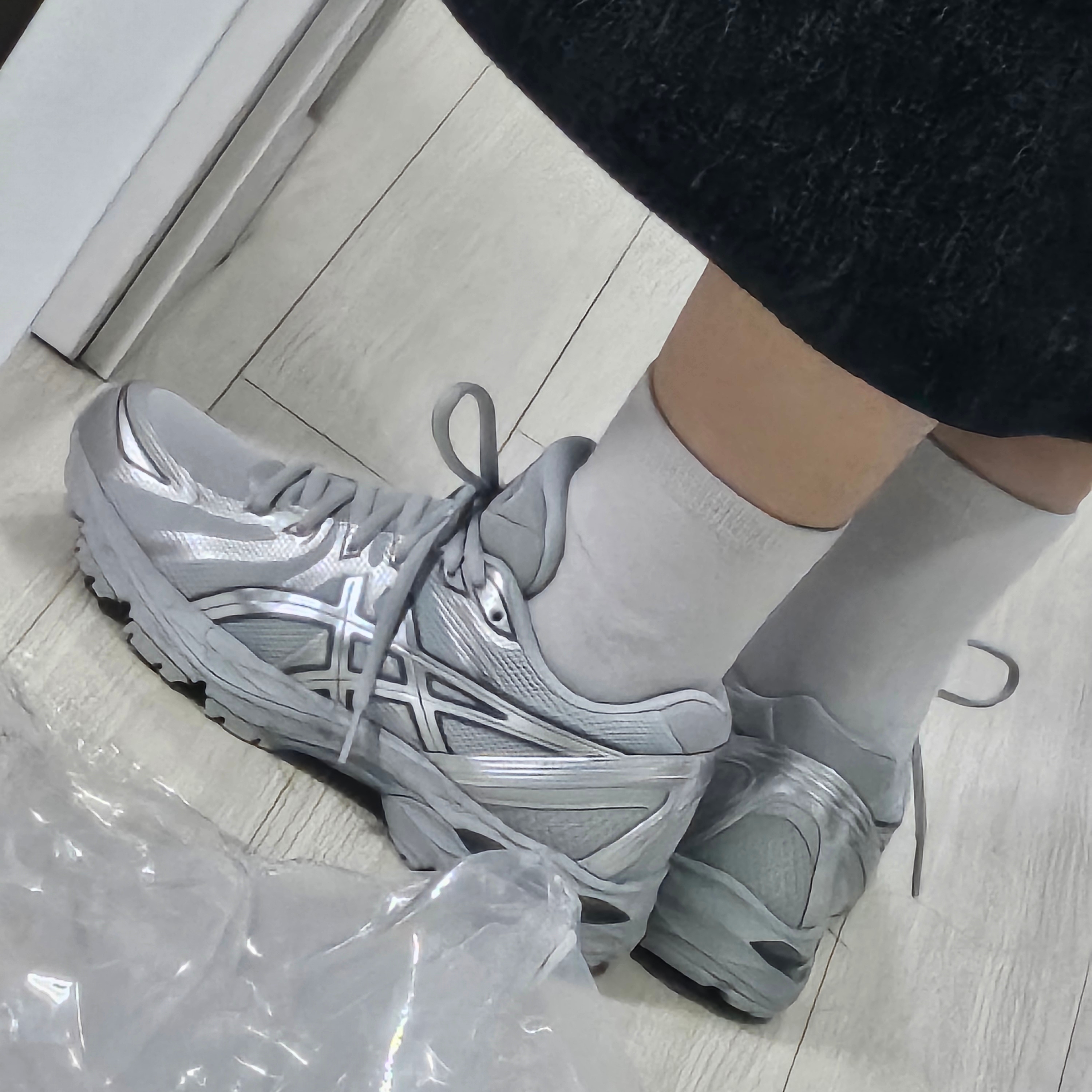 (W) Asics Gel-Flux 4 CN Gray Silver 착용 스타일 - 5