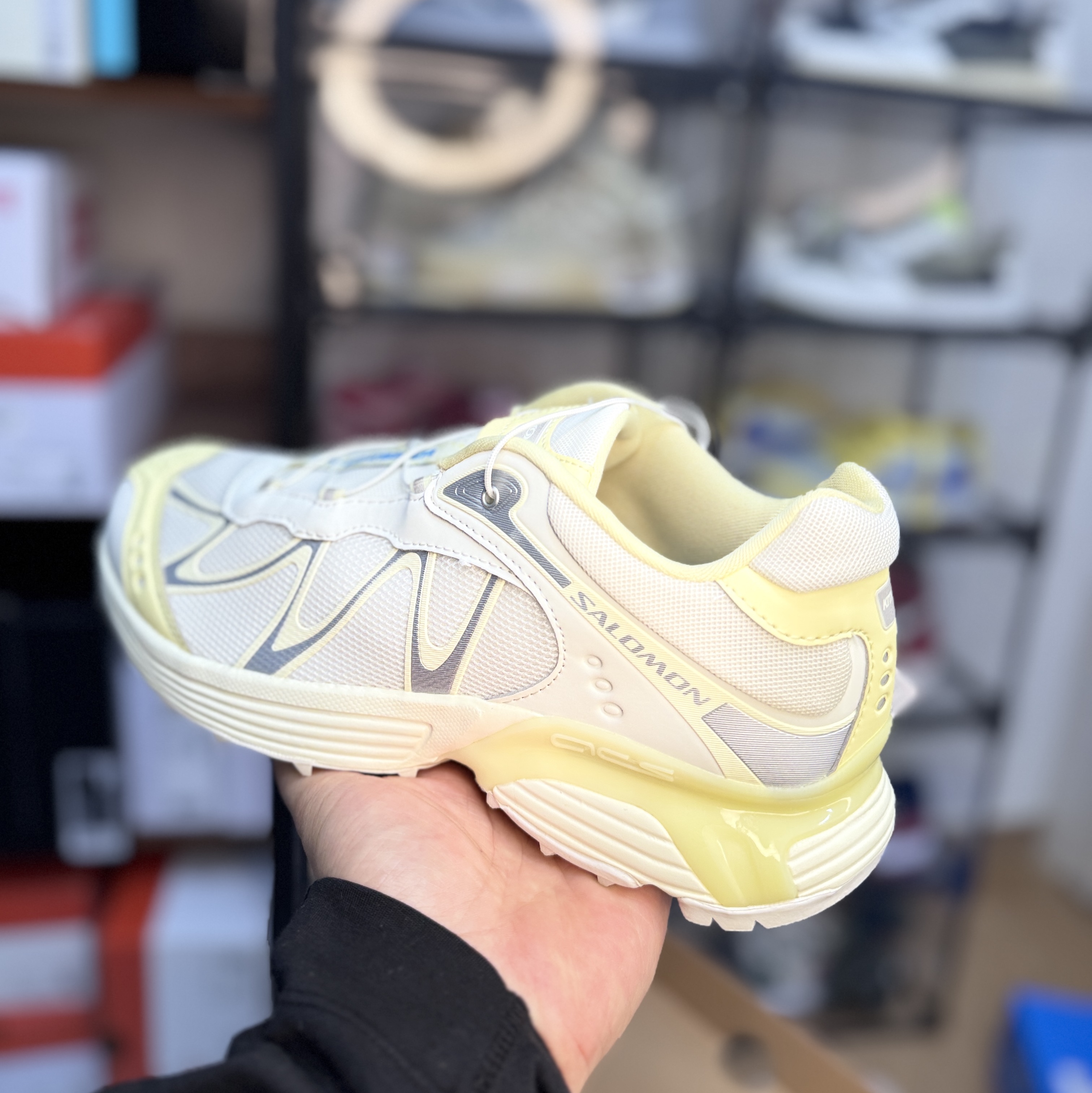 Salomon x Kith XT-Whisper Vanilla Transparent Yellow 착용 스타일