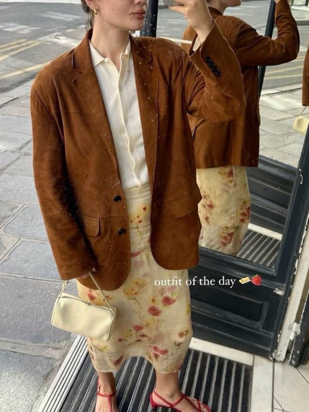 Prada Suede Bomber Jacket Black, (W) Zara Faux Suede Jacket Camel 착용 스타일 - 3