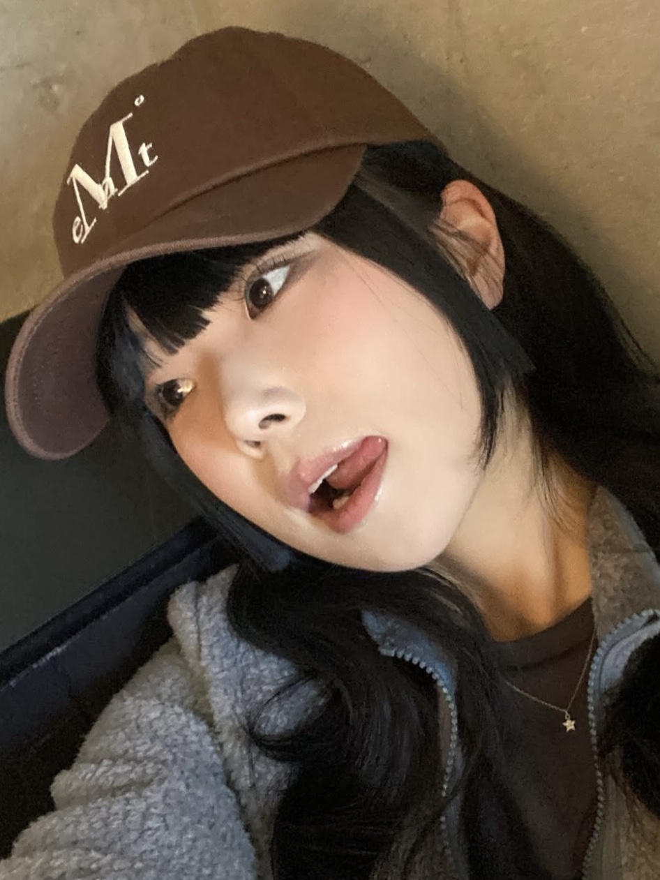 MUCENT Signature Ballcap Brown 착용 스타일 - 2