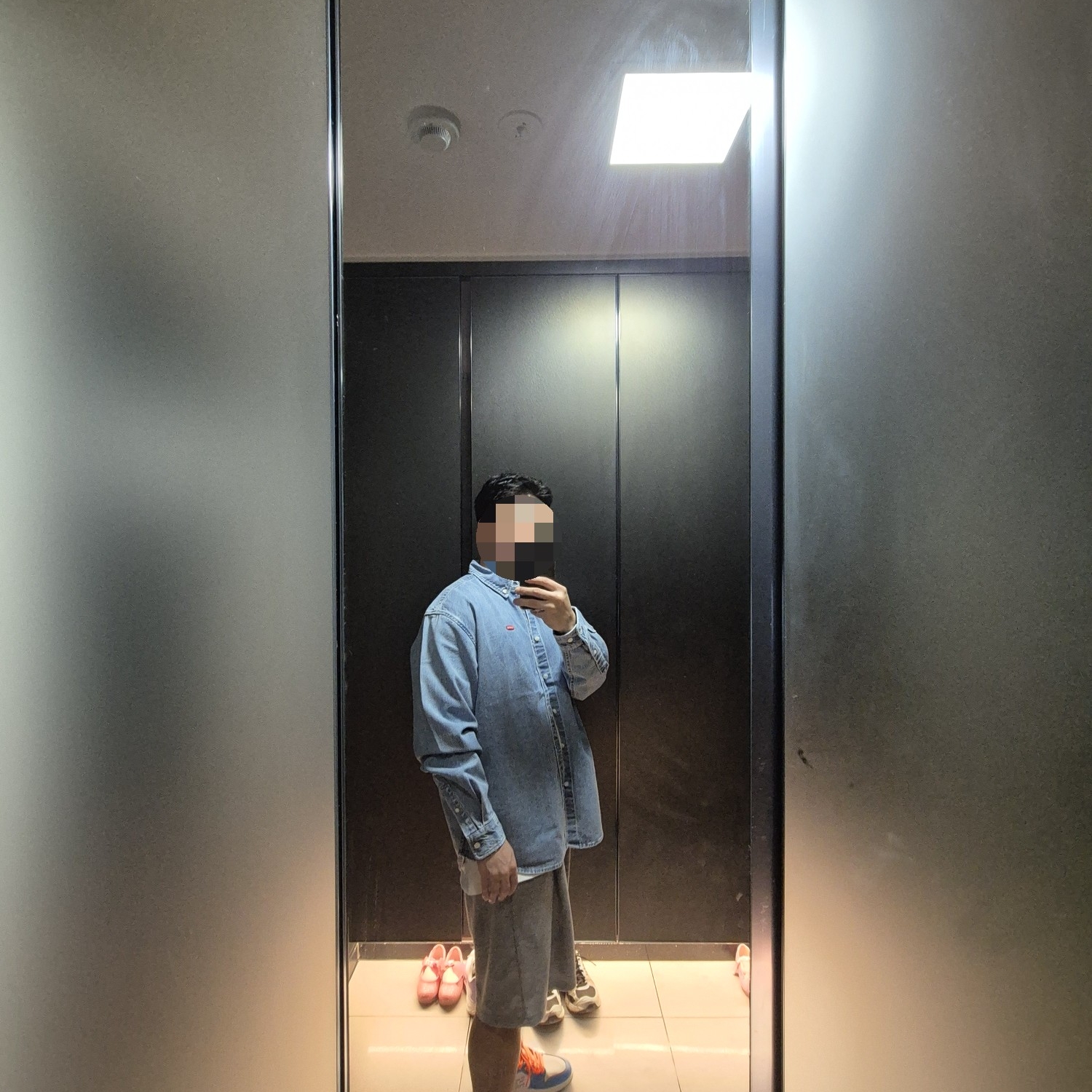 Supreme Small Box Denim Shirt Washed Indigo - 25SS 착용 스타일 - 4