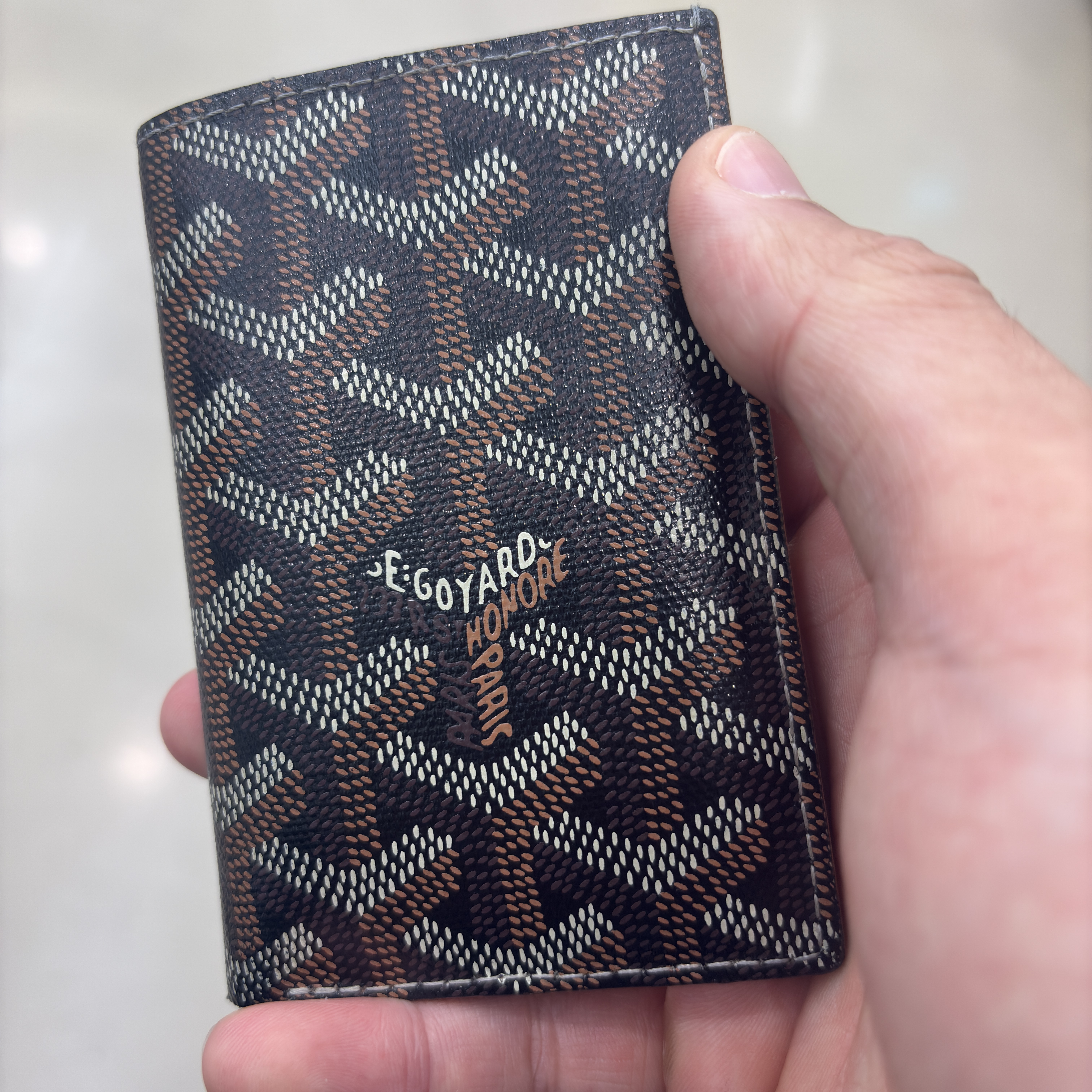 Goyard Saint Pierre Card Holder Black Tan 착용 스타일