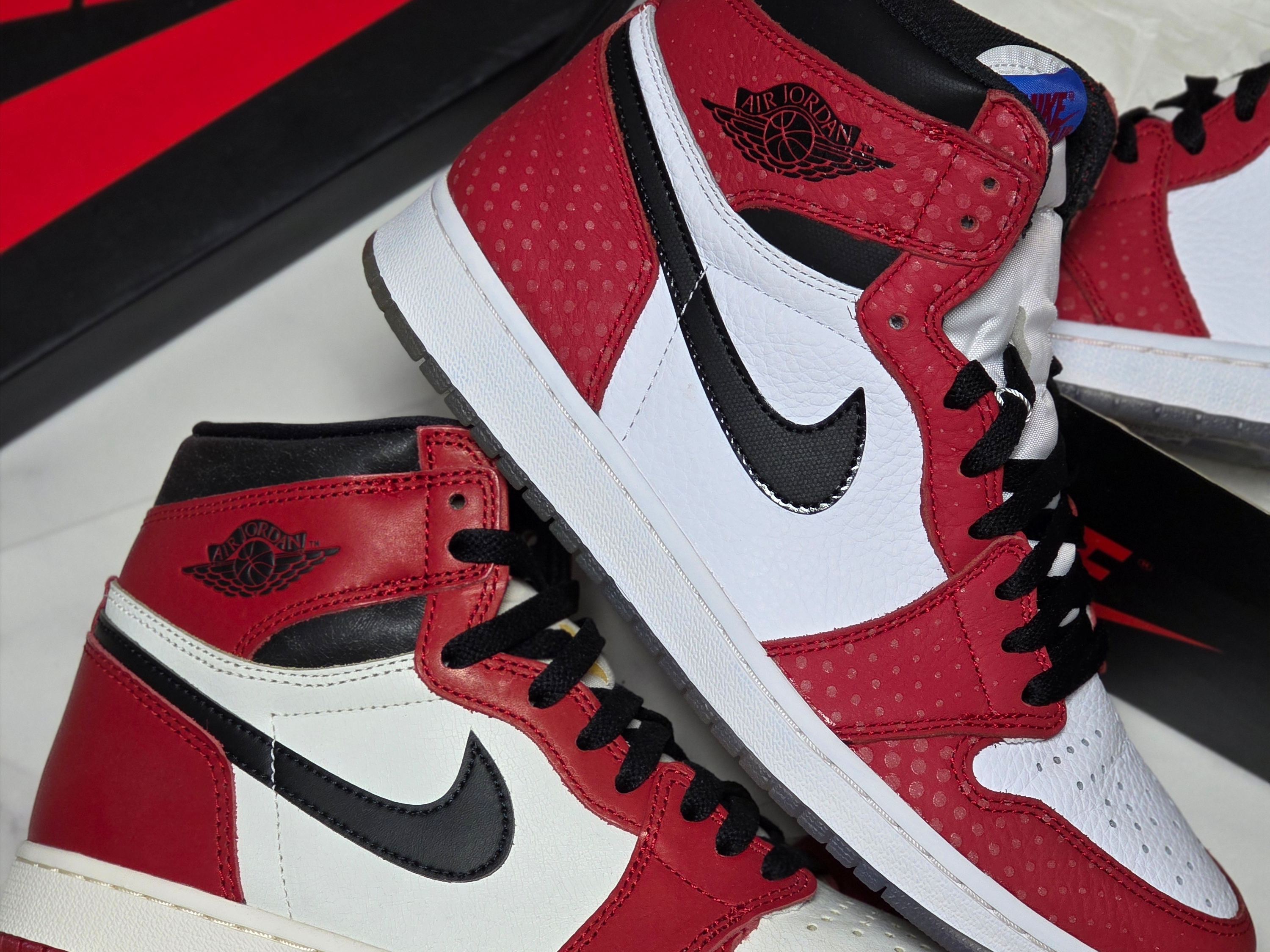 Jordan 1 Retro High OG Chicago 2022, Jordan 1 Retro High Spider-Man Origin Story 착용 스타일 - 3