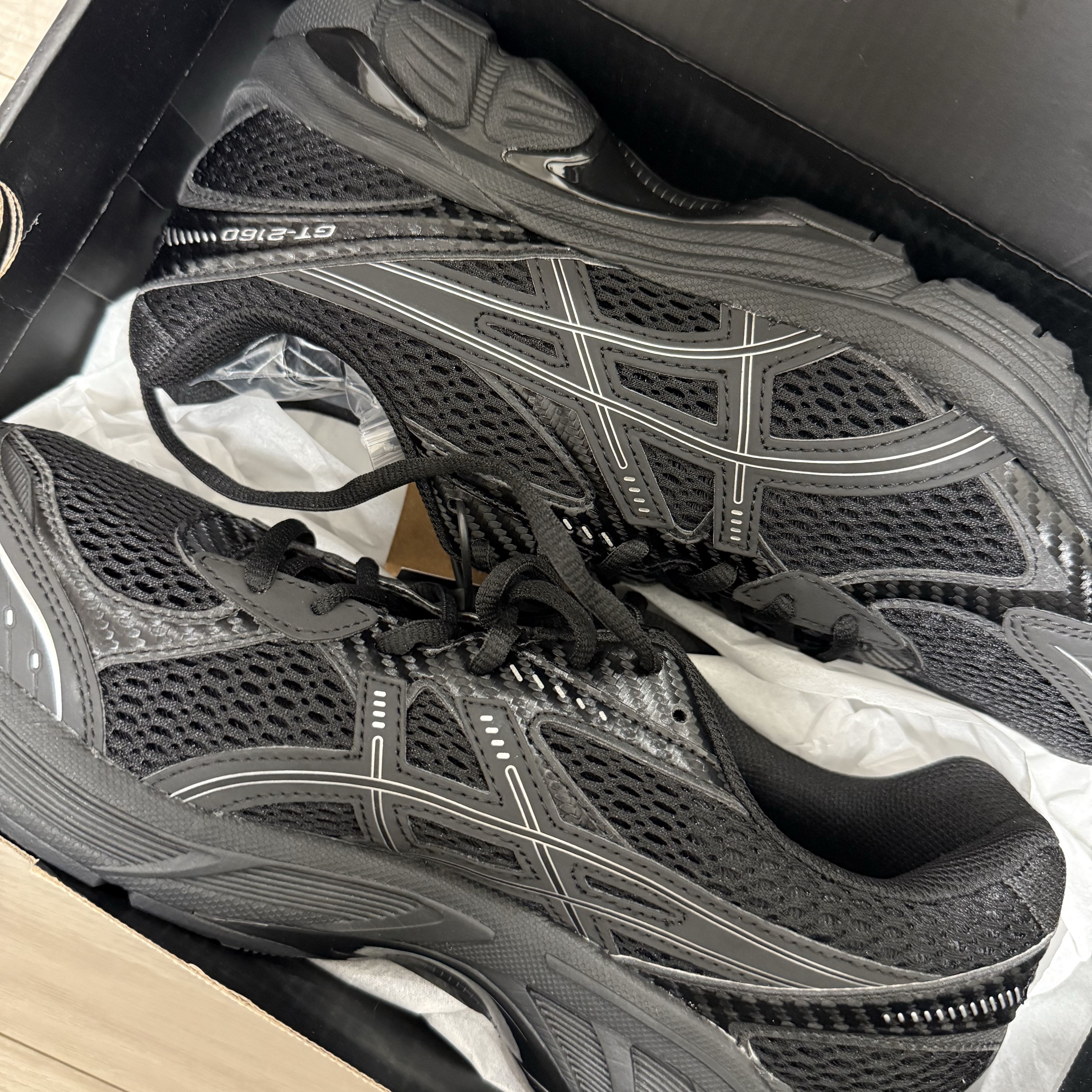 Asics x JJJJound GT-2160 Black Pure Silver 착용 스타일 - 1