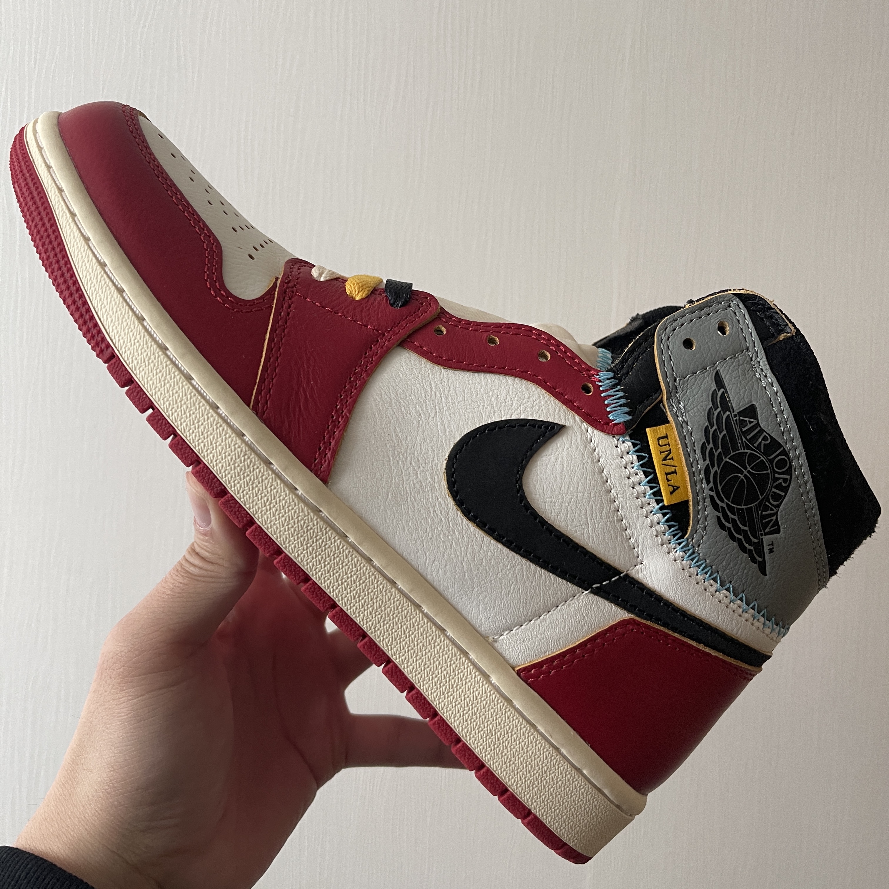 Jordan 1 x Union Retro High OG Chicago Shadow 착용 스타일 - 3