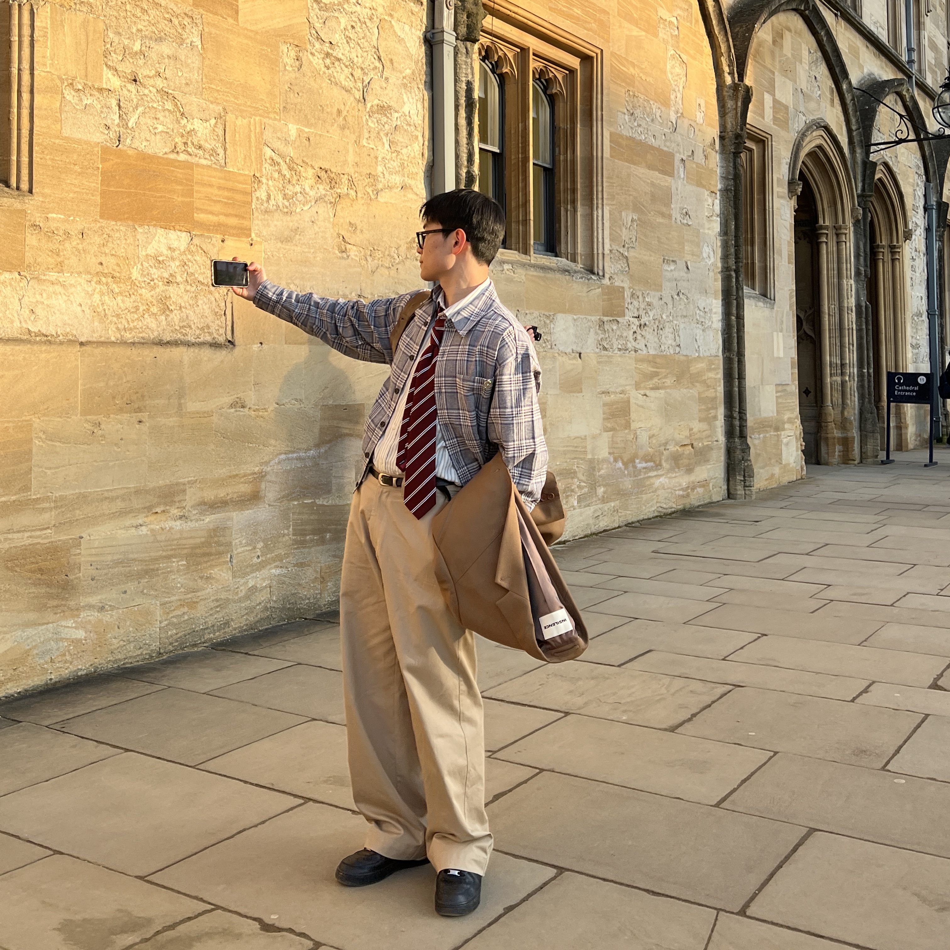 Nike Air Force 1 '07 Low Triple Black 착용 스타일 - 3