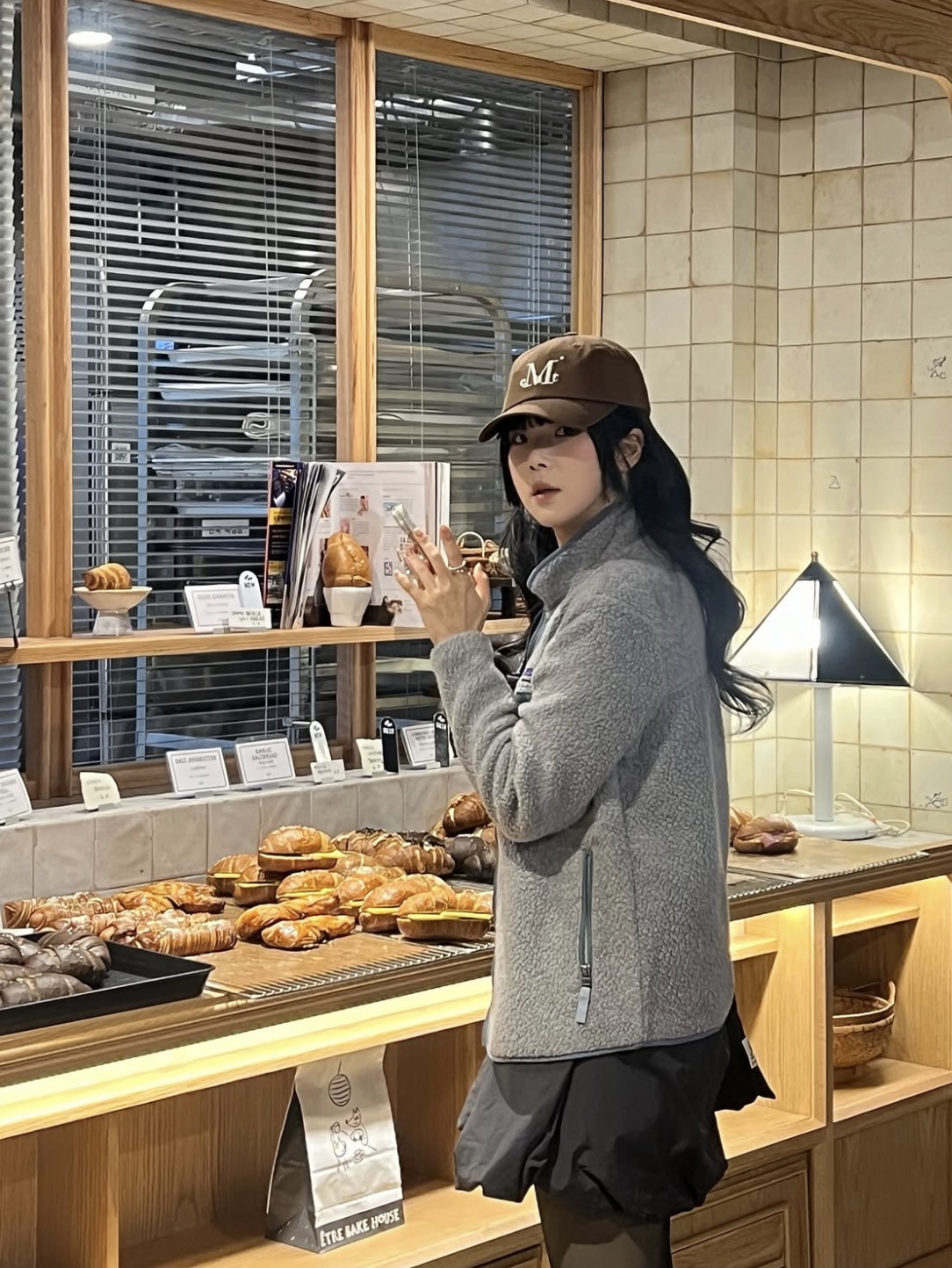 MUCENT Signature Ballcap Brown 착용 스타일 - 3