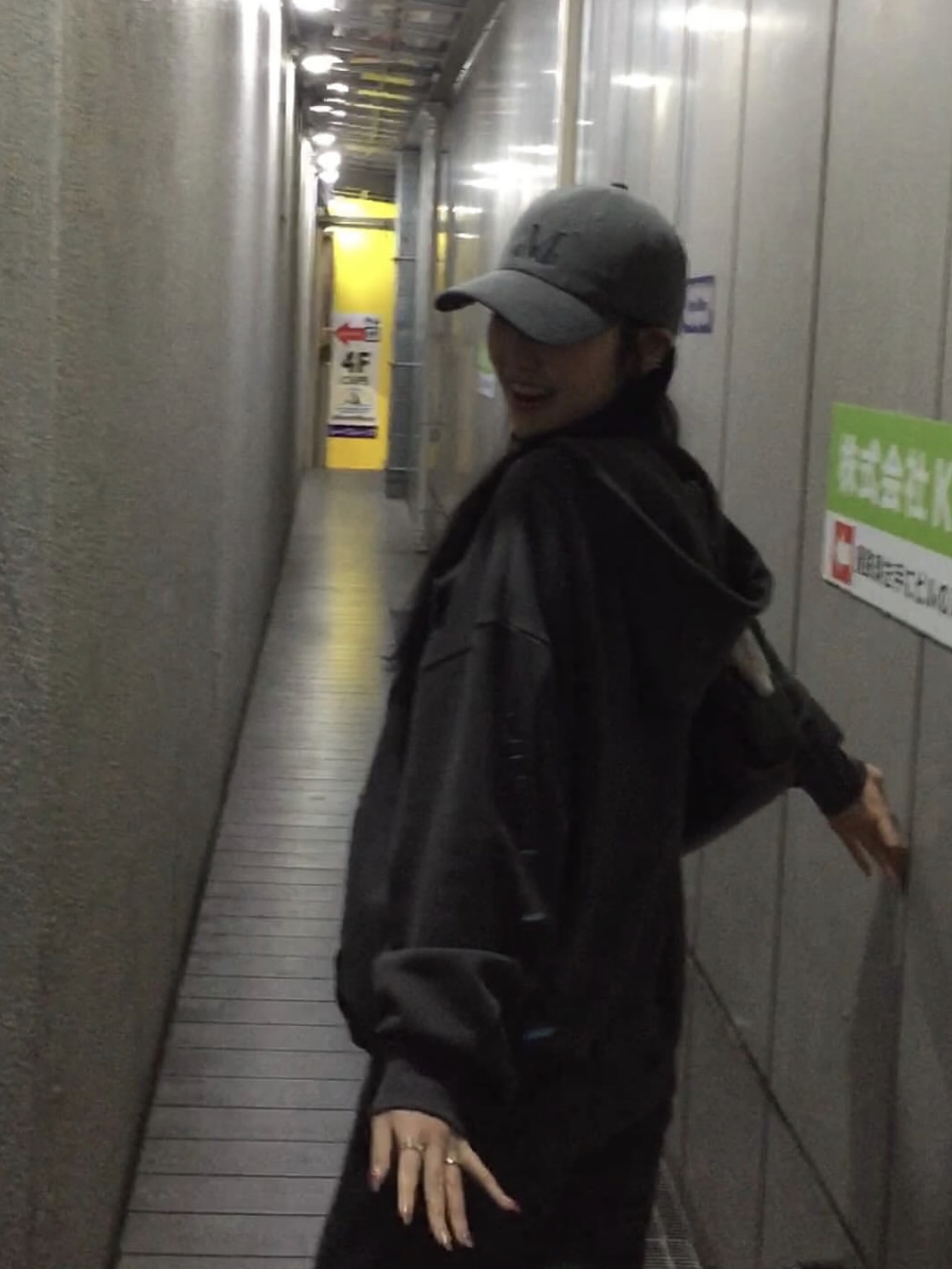 MUCENT Signature Ballcap Space Gray 착용 스타일 - 2