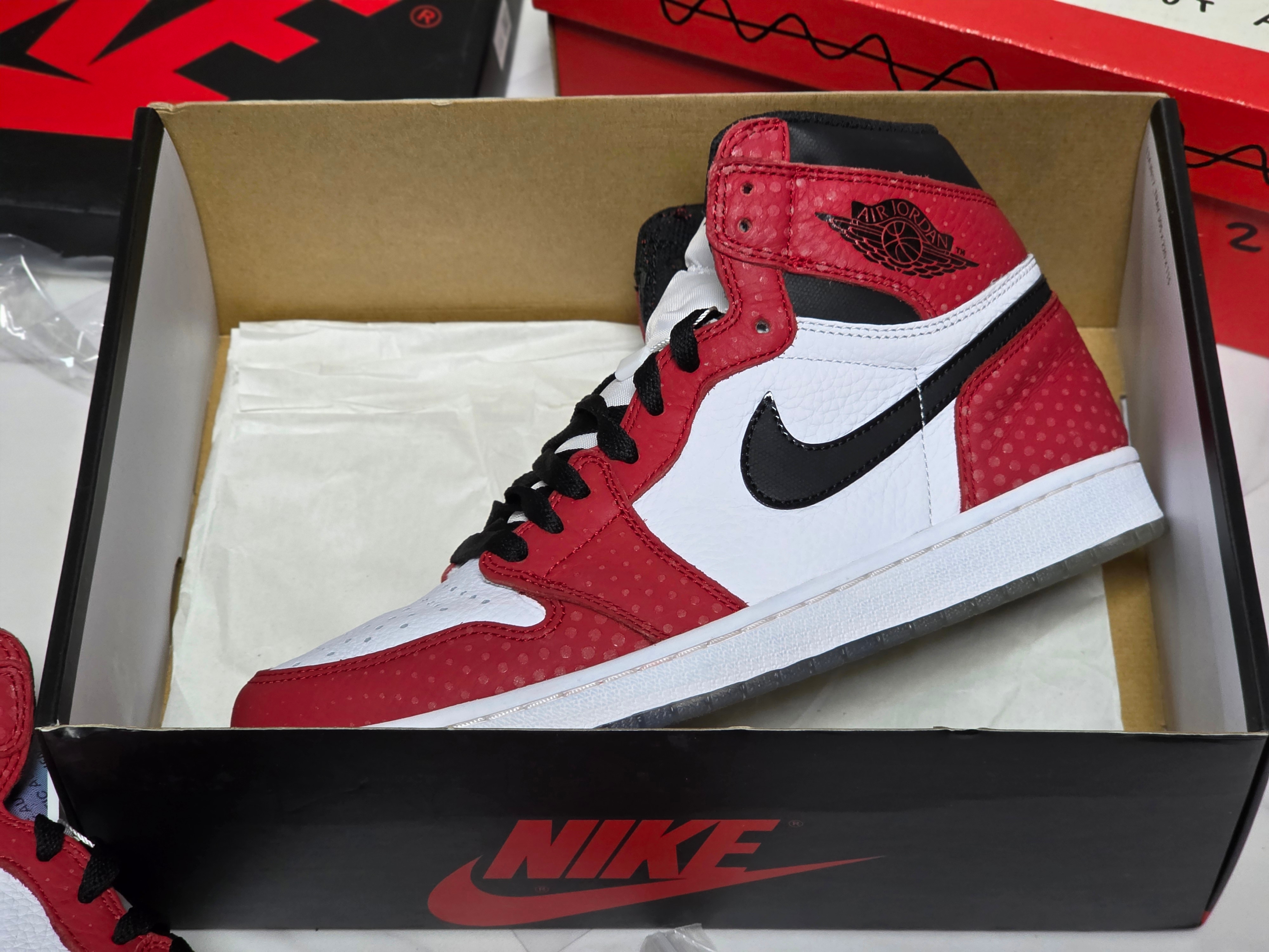 Jordan 1 Retro High OG Chicago 2022, Jordan 1 Retro High Spider-Man Origin Story 착용 스타일 - 2