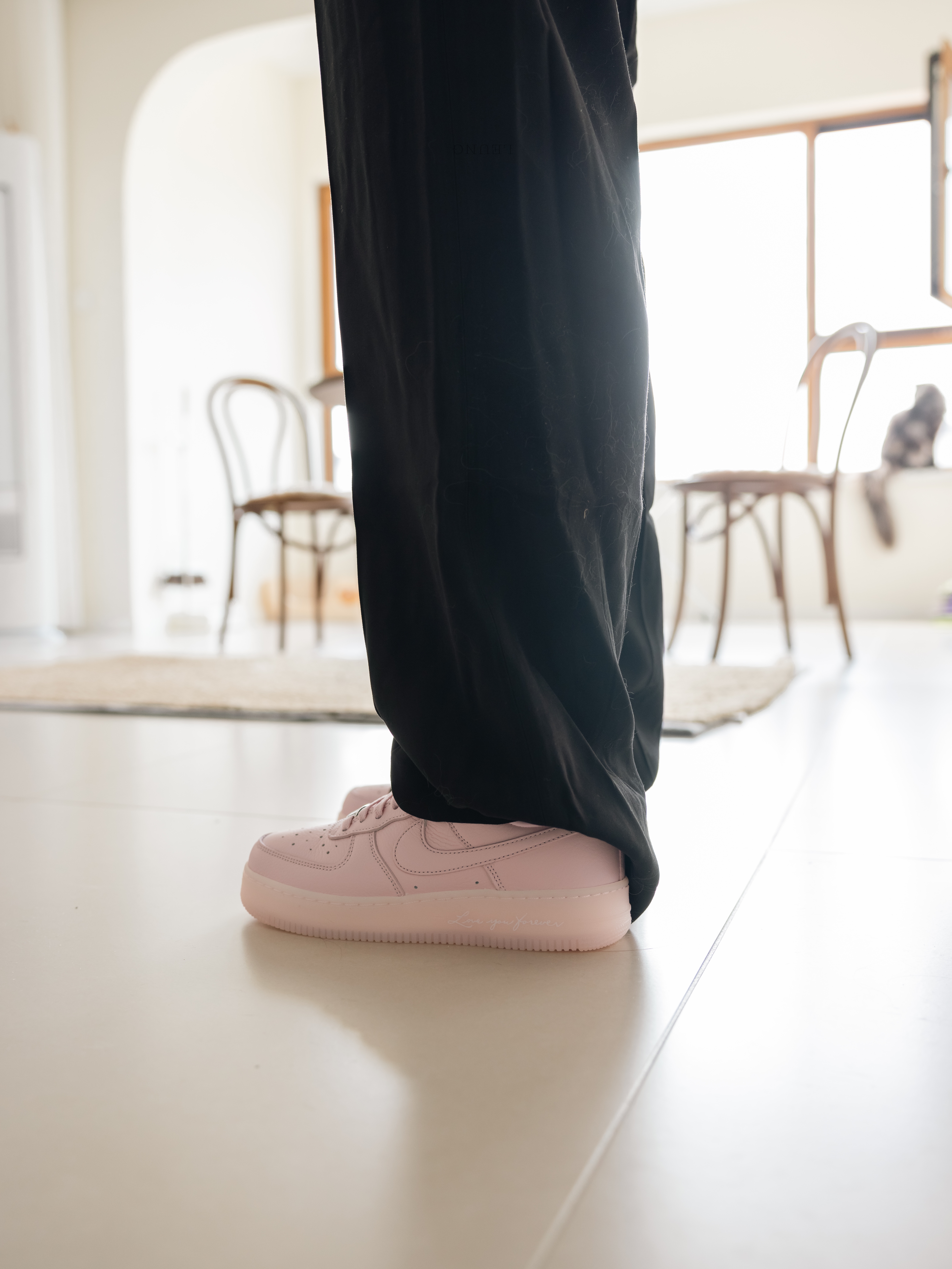 Nike x Drake Nocta Air Force 1 Low SP Certified Lover Boy Pink Foam 착용 스타일 - 2