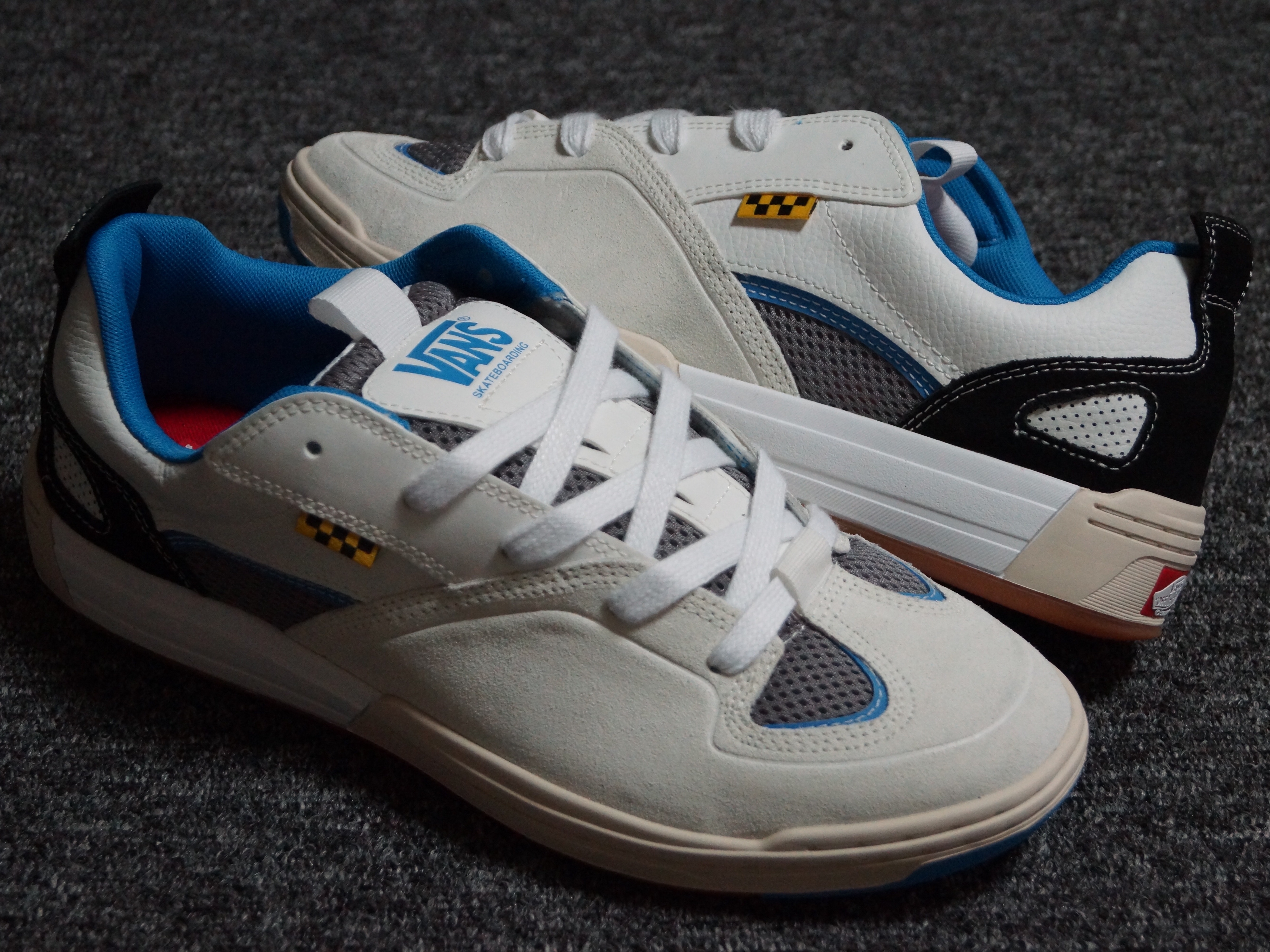 Vans Skate Mixxa Athletic White Multi 착용 스타일