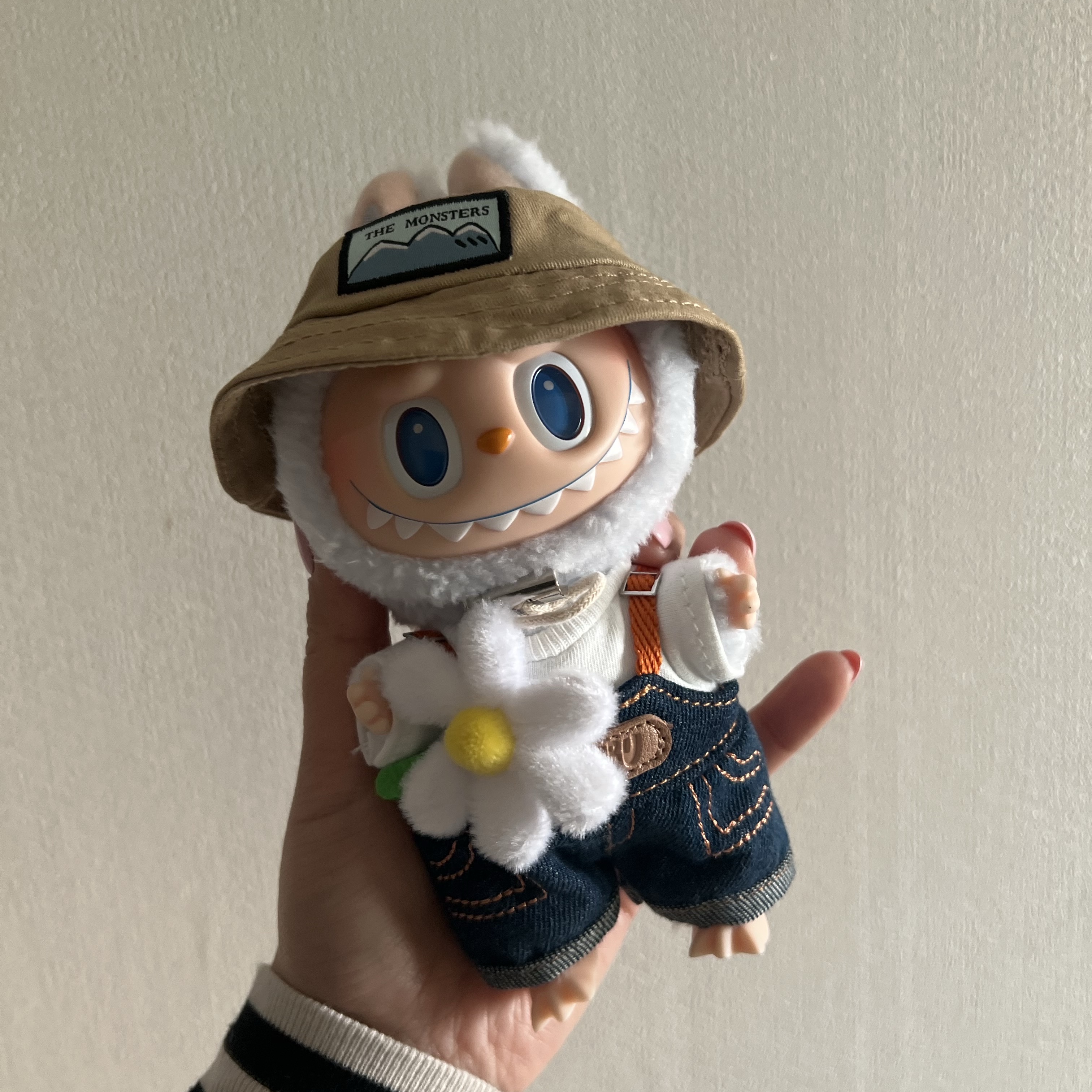 Pop Mart Fall In Wild Labubu Series Toy Keyring 착용 스타일 - 2