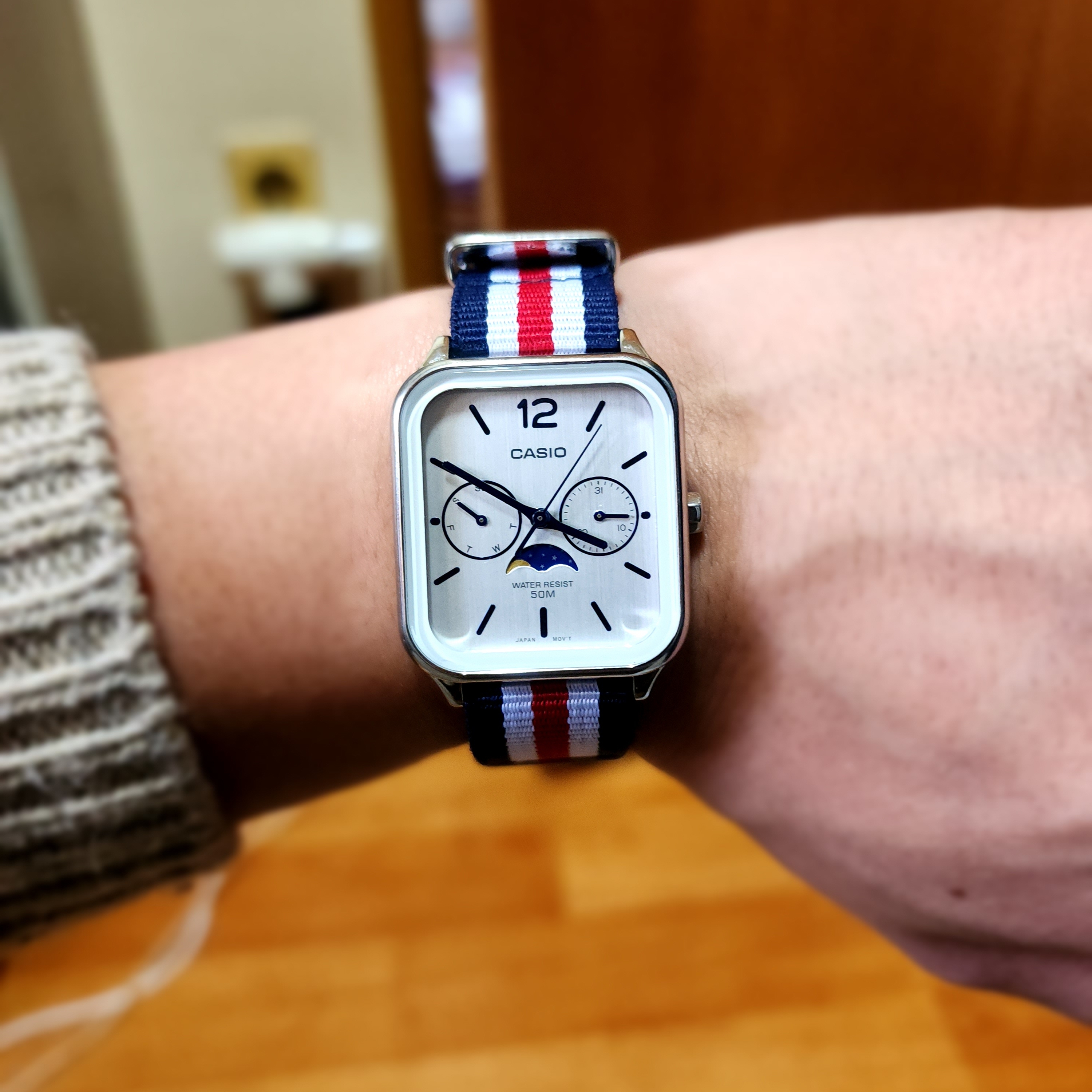 Casio MTP-M305D-7AV 착용 스타일