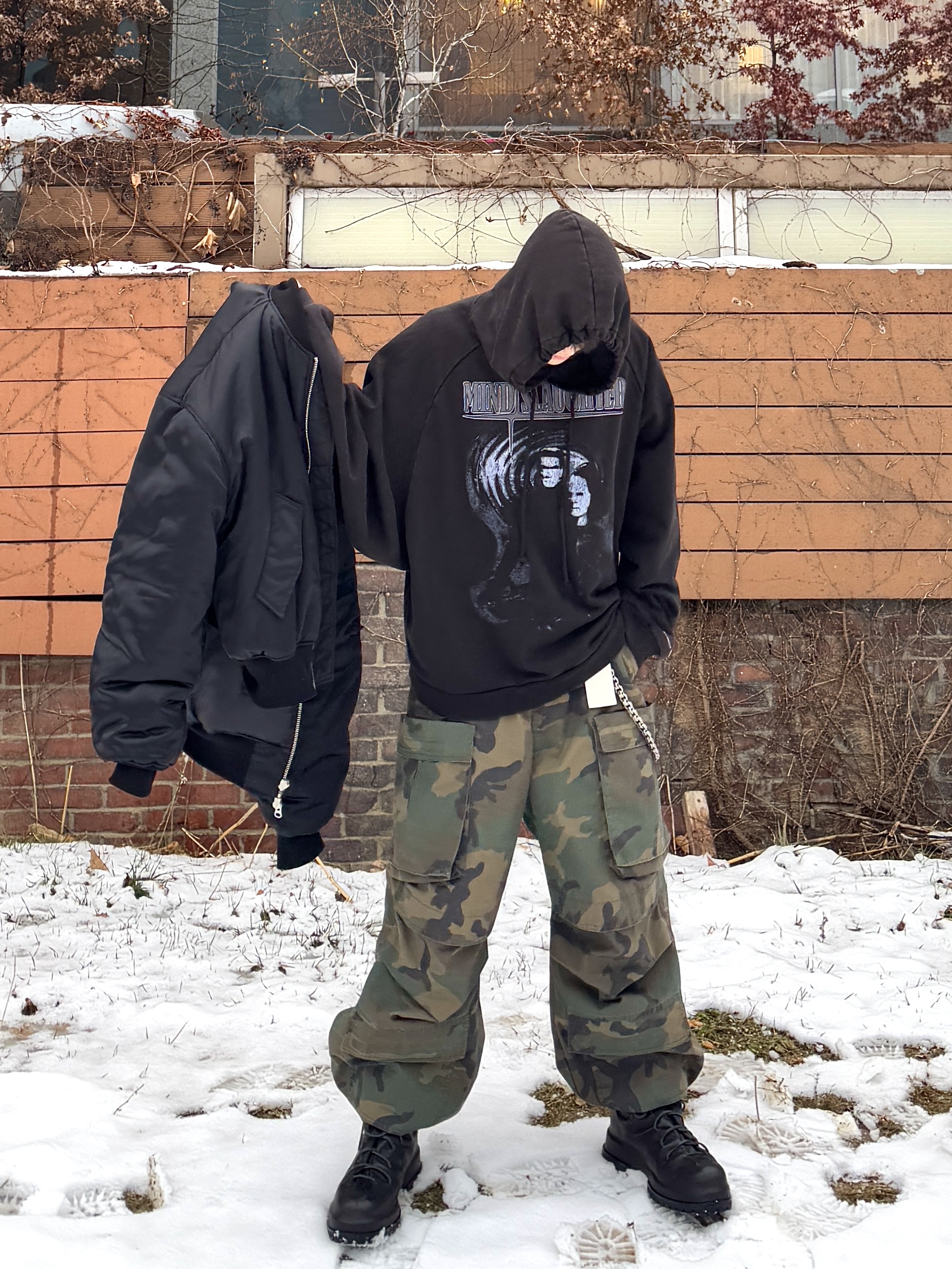 Project G/R Mind Slaughter Vintage Washeed Hoodie Black, Project G/R Washed Cargo Pants Camo 착용 스타일 - 1