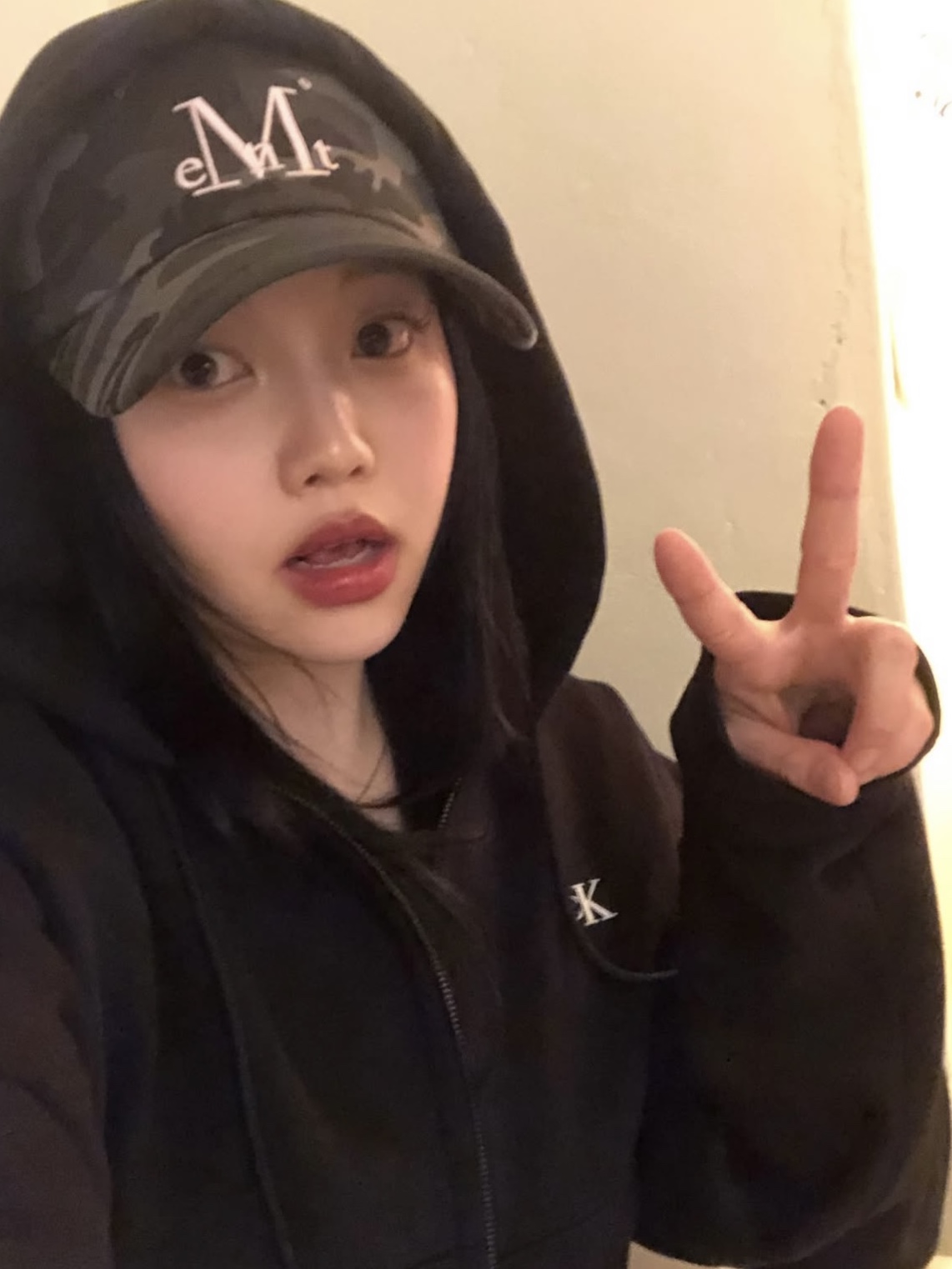 Mucent Signature Camo Ballcap Khaki-Baby Pink 착용 스타일 - 3