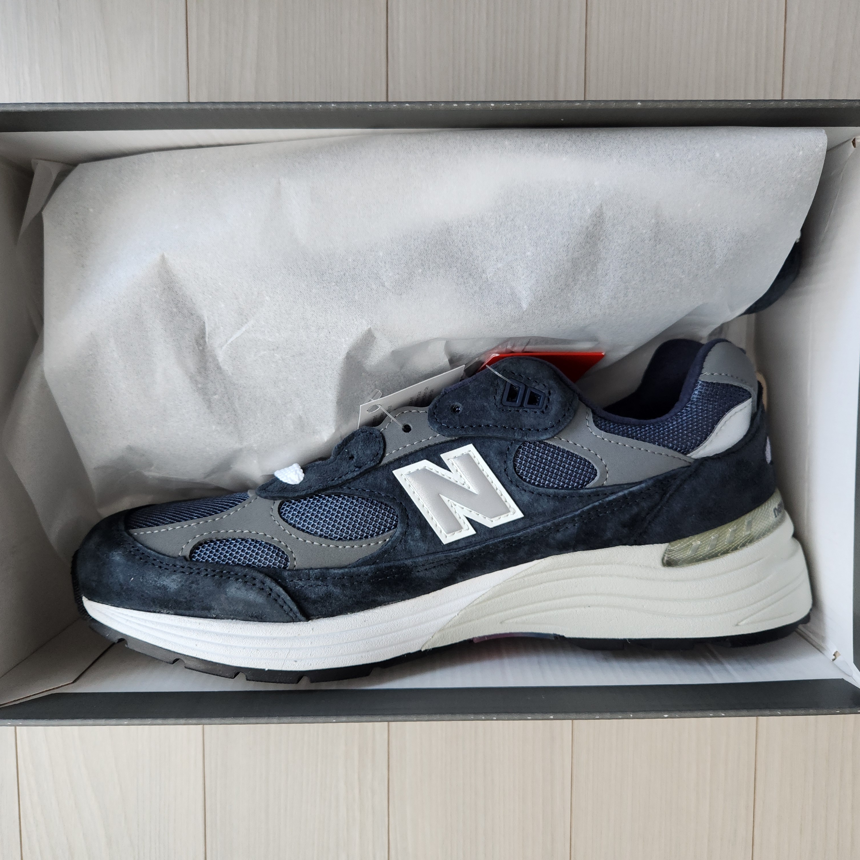New Balance 992 Made in USA Navy 착용 스타일 - 2
