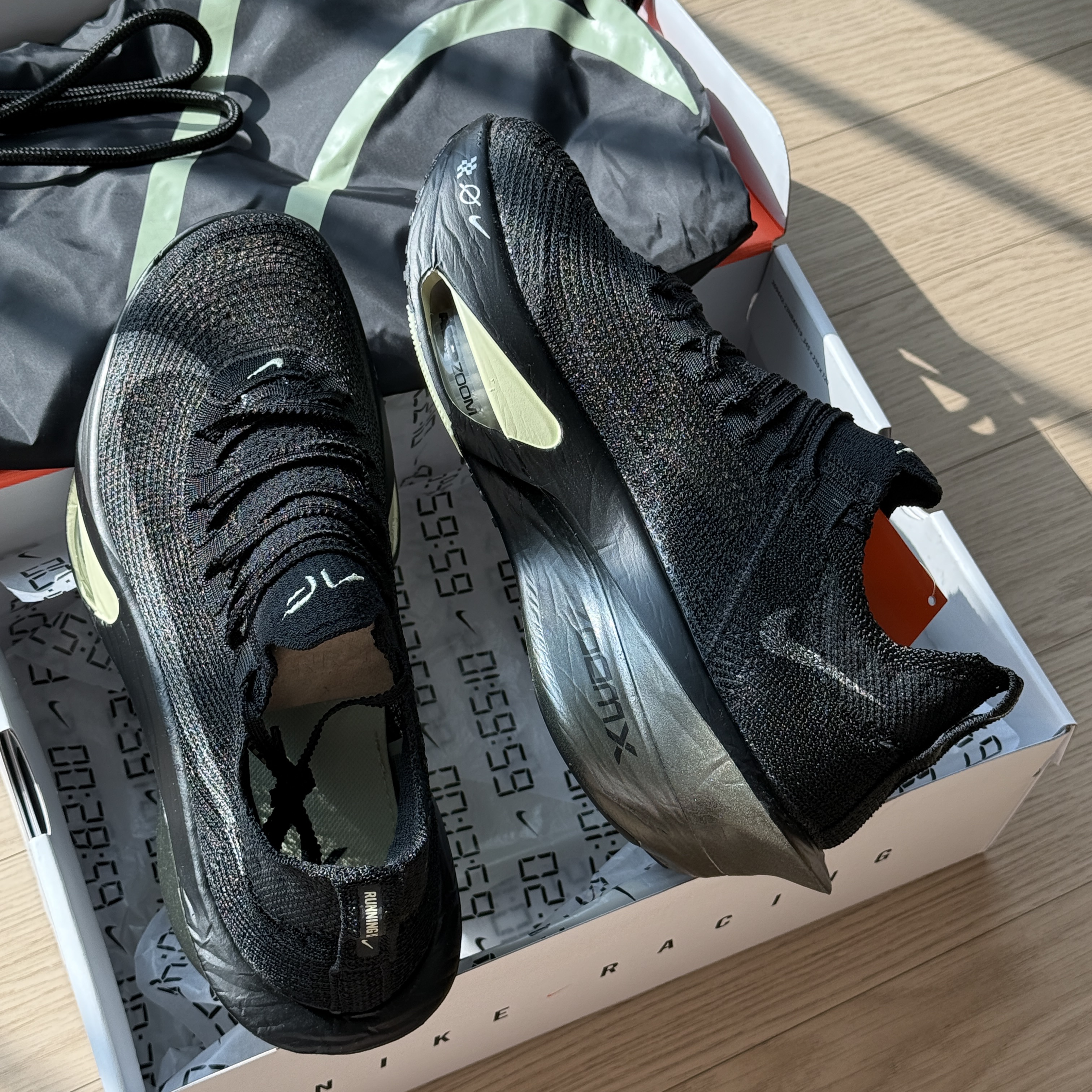 Nike Air Zoom Alphafly Next% 3 Black Olive Aura 착용 스타일 - 2