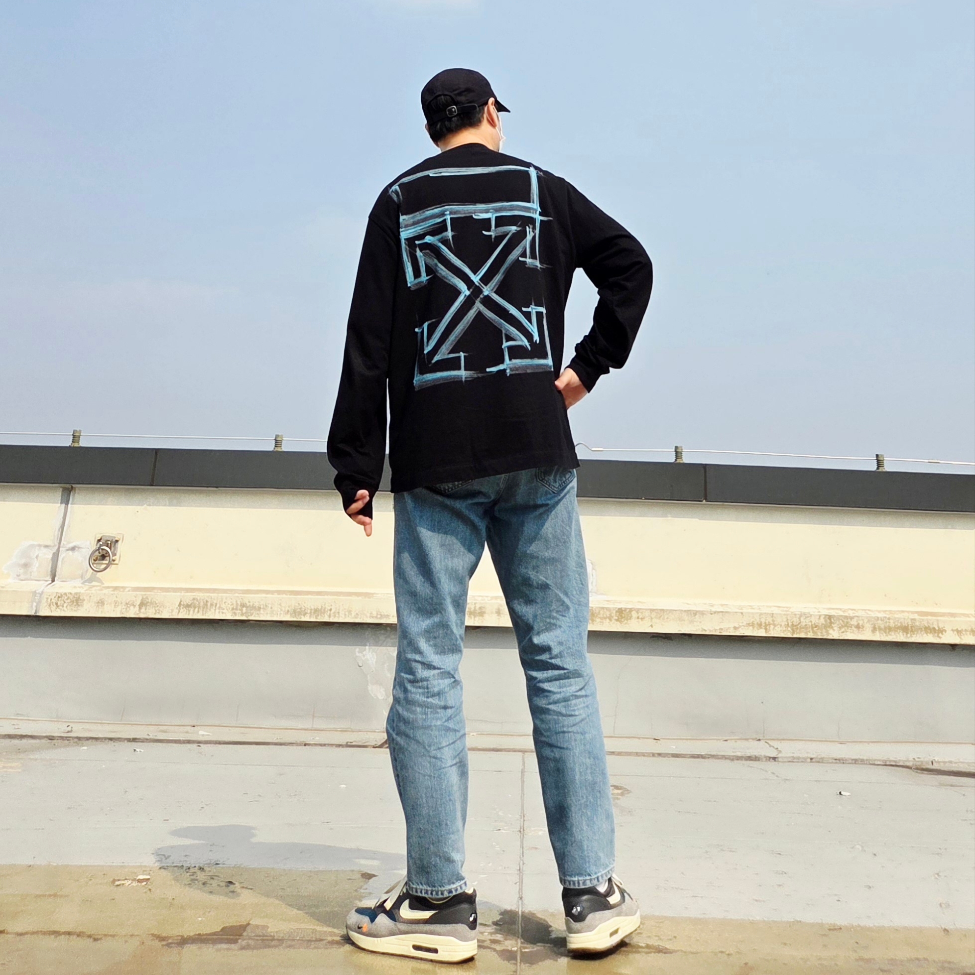 Off-White Marker Arrow Skate L/S T-Shirt Black, Gucci Interlocking G Pendant Necklace Silver 착용 스타일 - 1