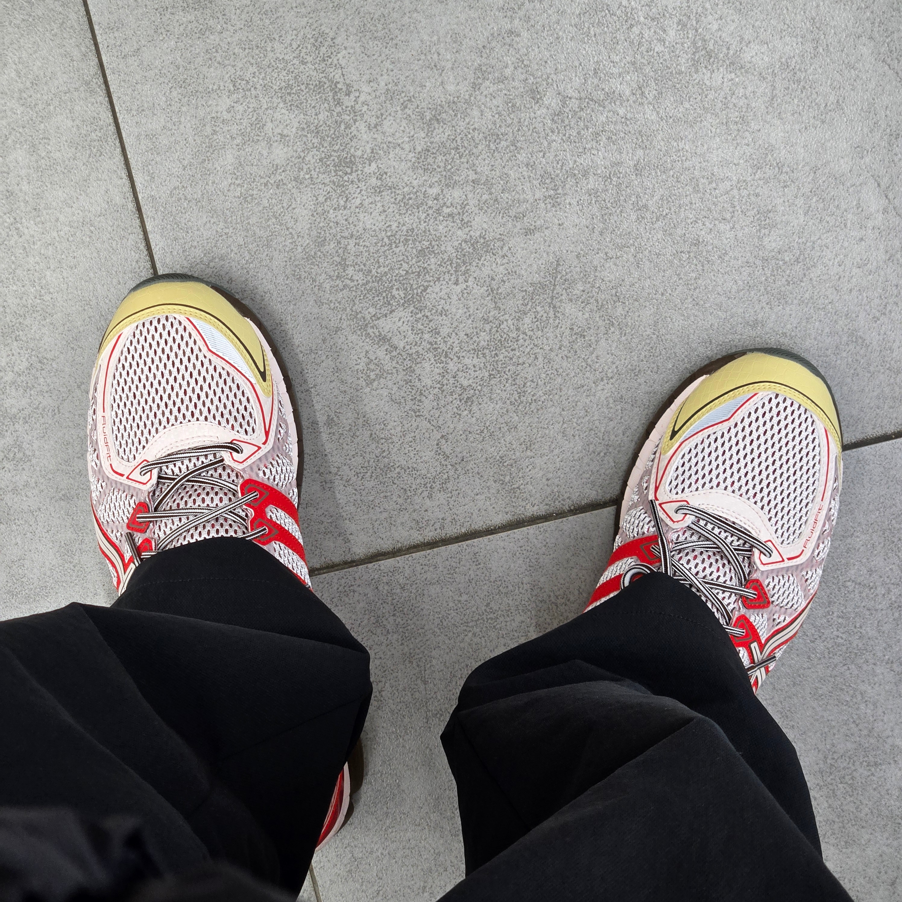 Asics UB9-S Gel-Kayano 20 Crystal Pink Classic Red 착용 스타일