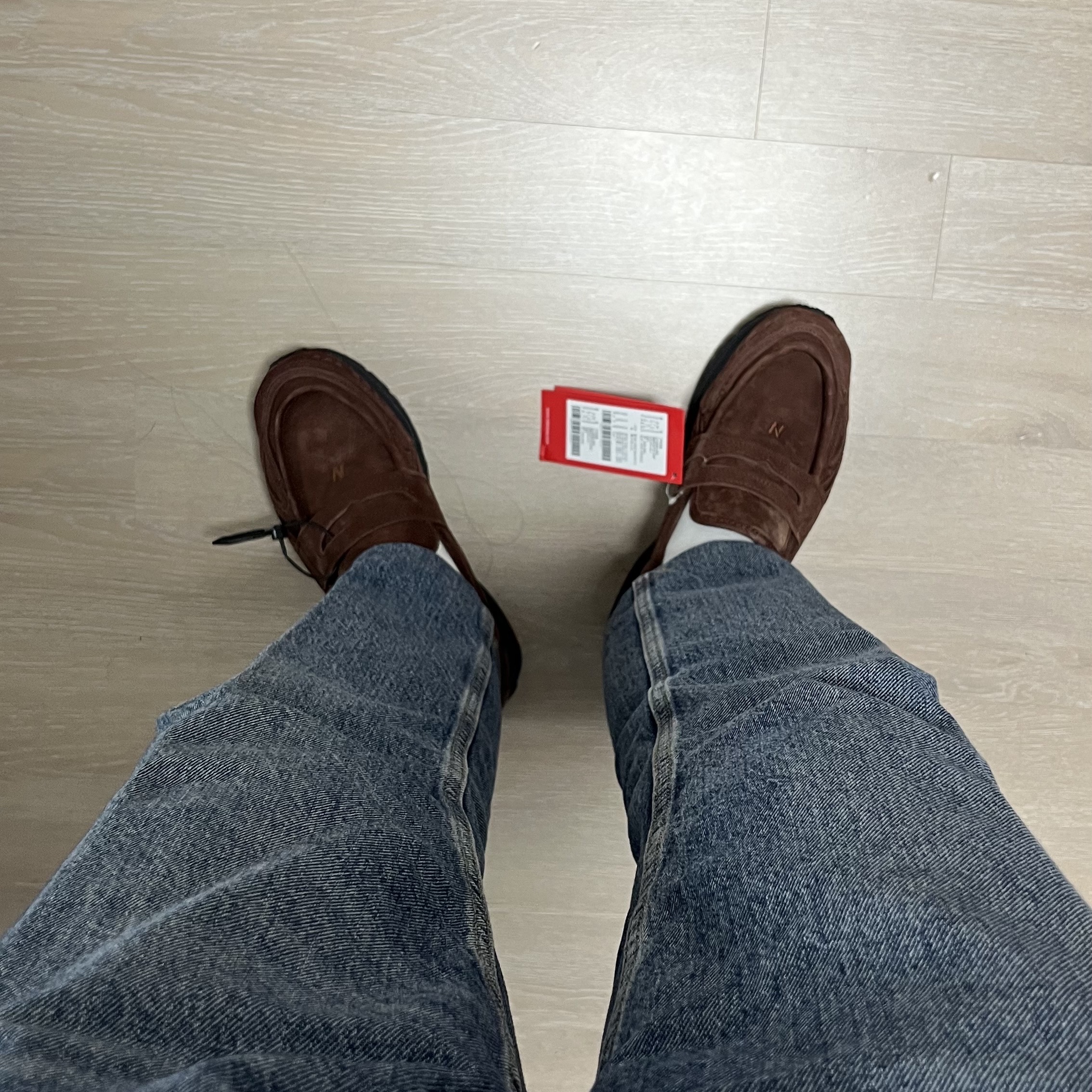 New Balance 1906L Rich Oak 착용 스타일 - 3