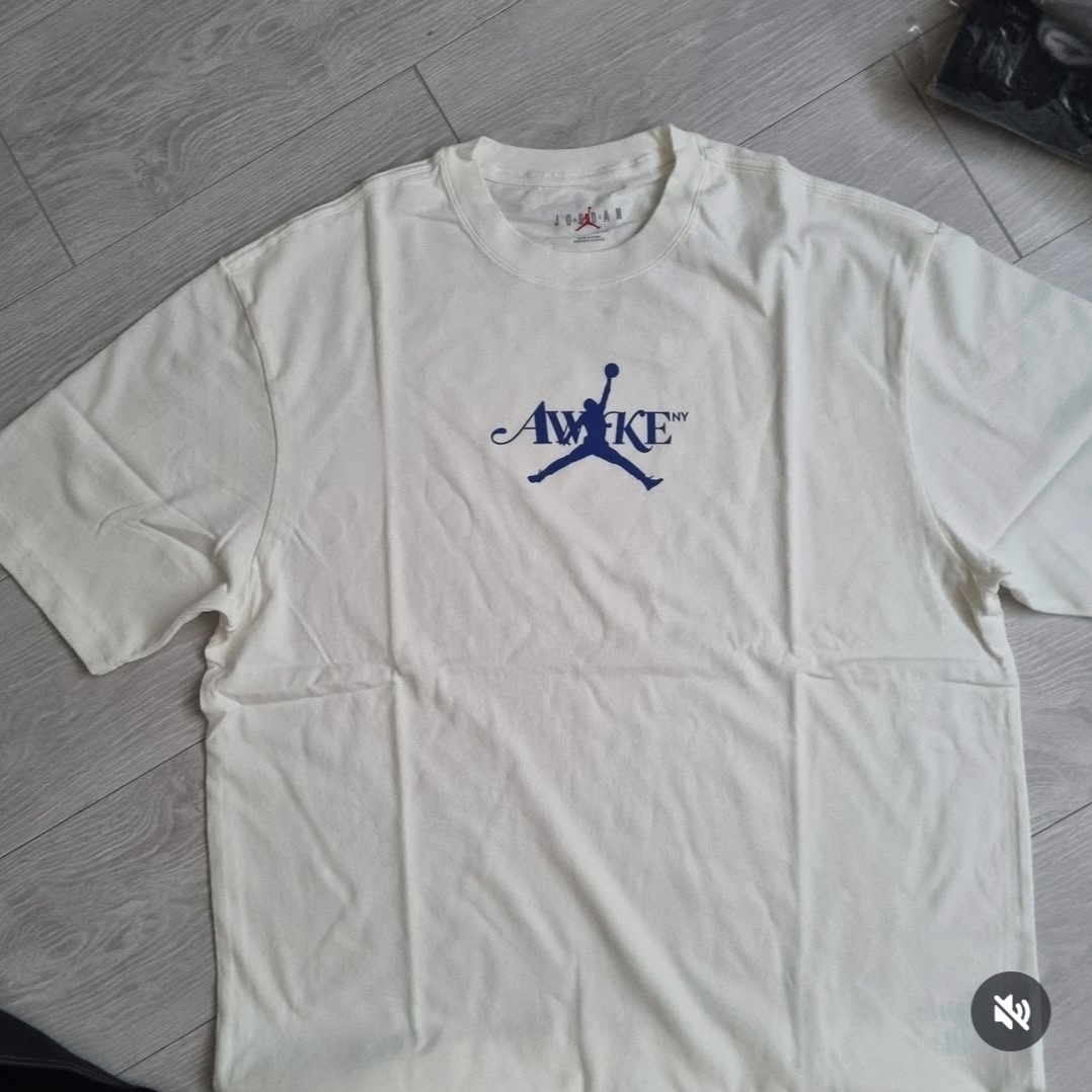 Jordan x Awake NY T-Shirts Sail (FV9913-133) 착용 스타일