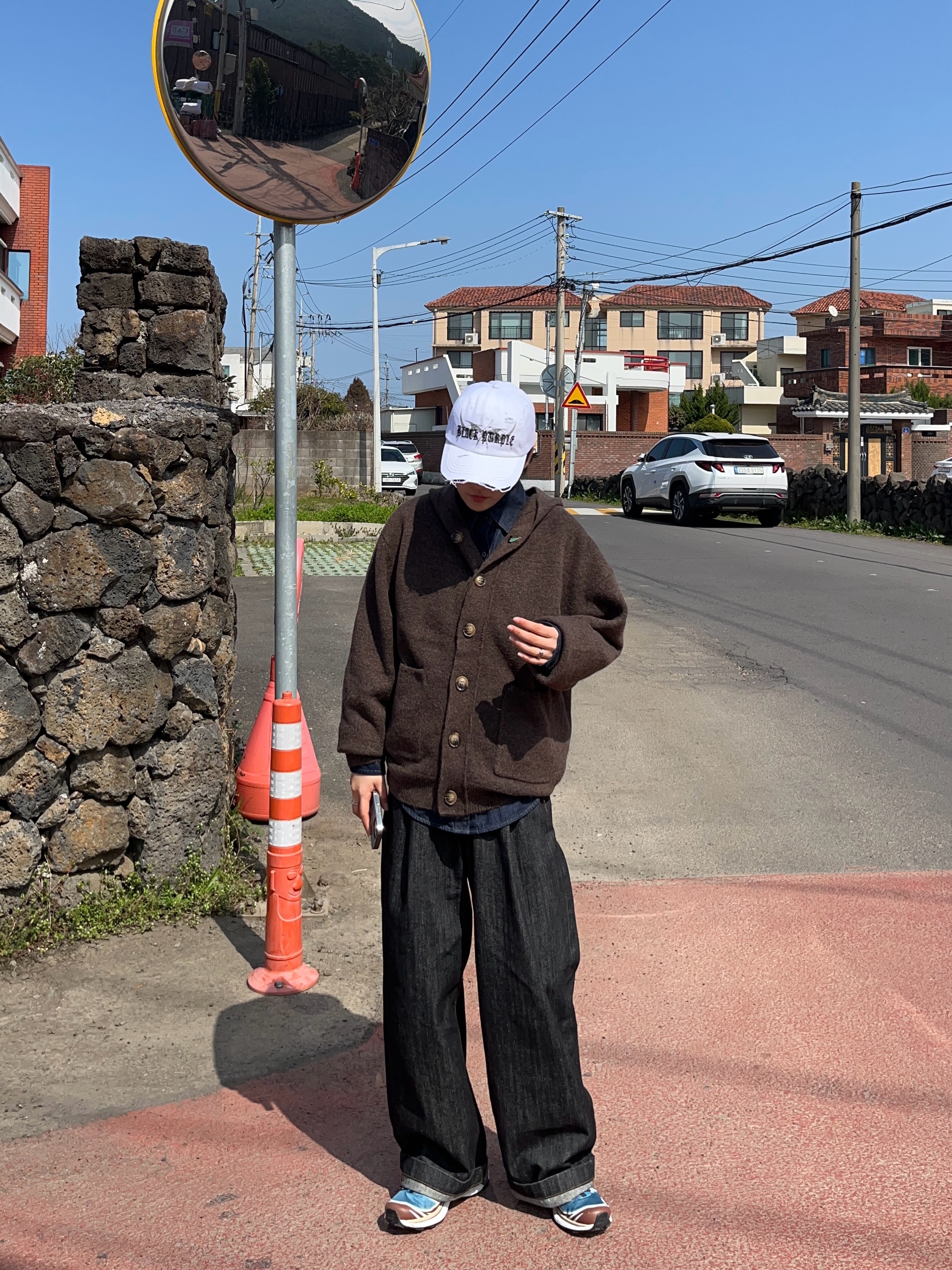 (W) Uniqlo x JW Anderson Denim Oversized Shirt Navy - KR, Salomon XT-6 Dark Blue Almond Milk 착용 스타일 - 8