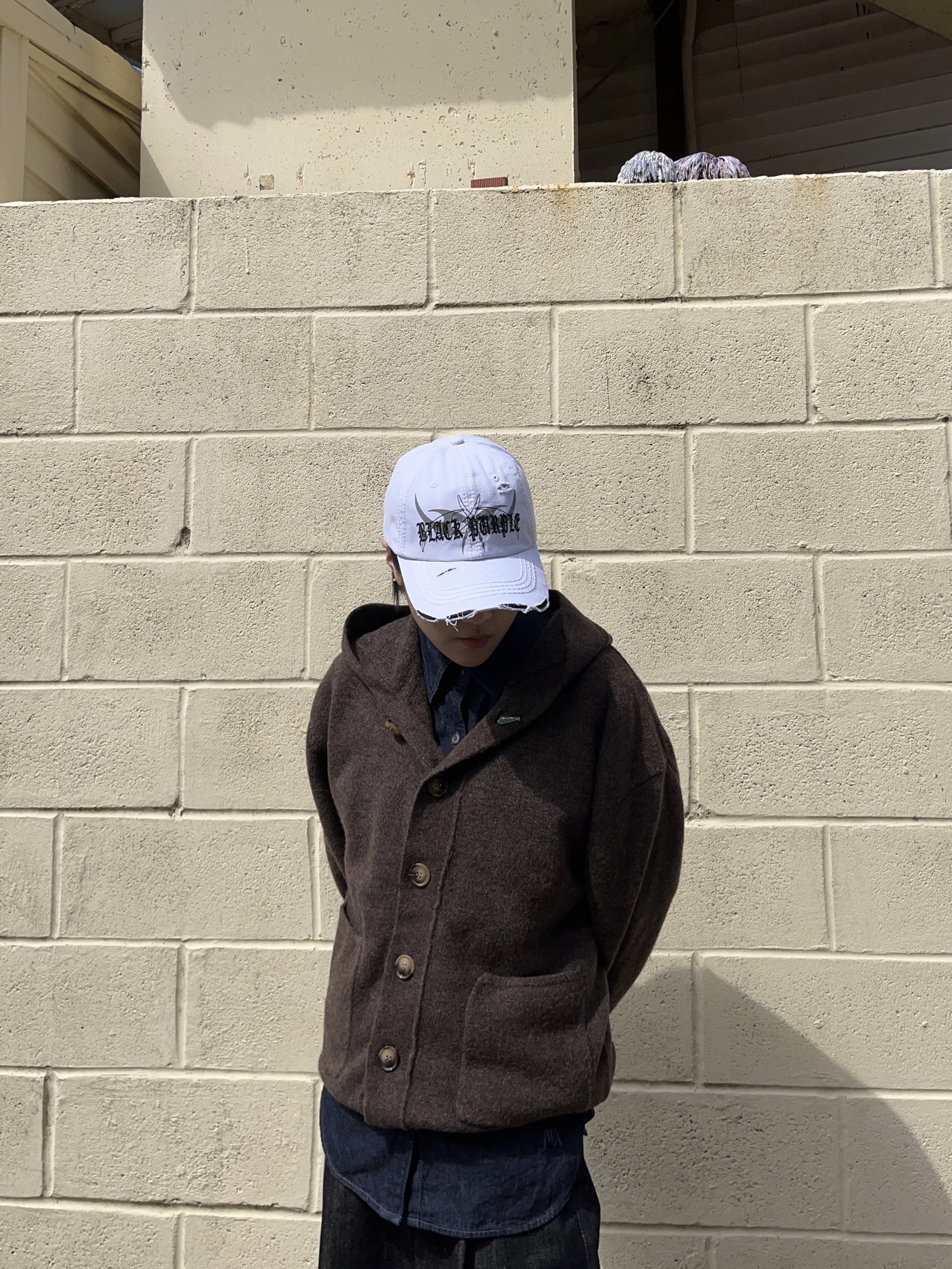 (W) Uniqlo x JW Anderson Denim Oversized Shirt Navy - KR, Salomon XT-6 Dark Blue Almond Milk 착용 스타일 - 2
