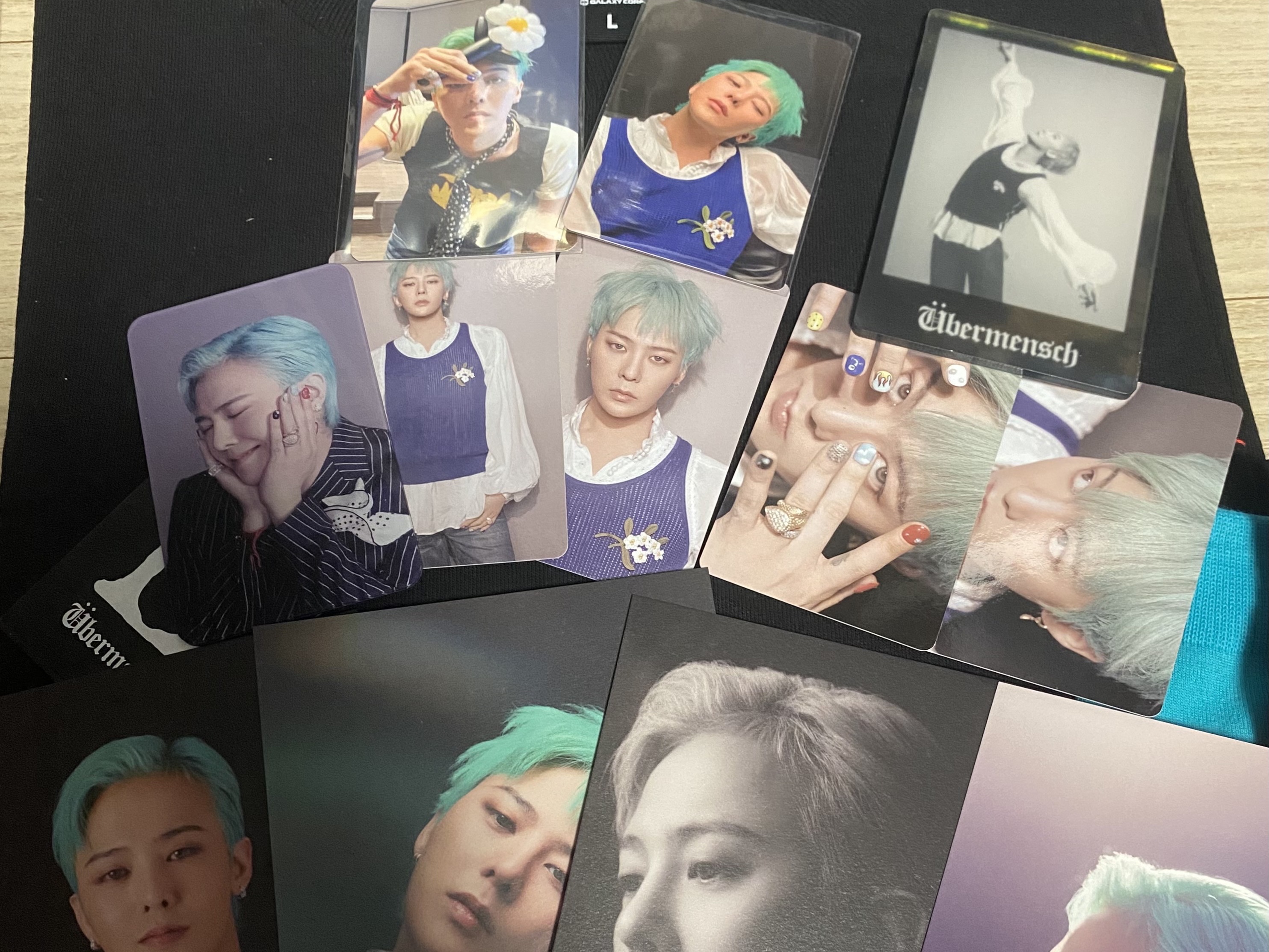 G-DRAGON Power Ball Cap White, G-DRAGON Power Scarf Multi 착용 스타일 - 2