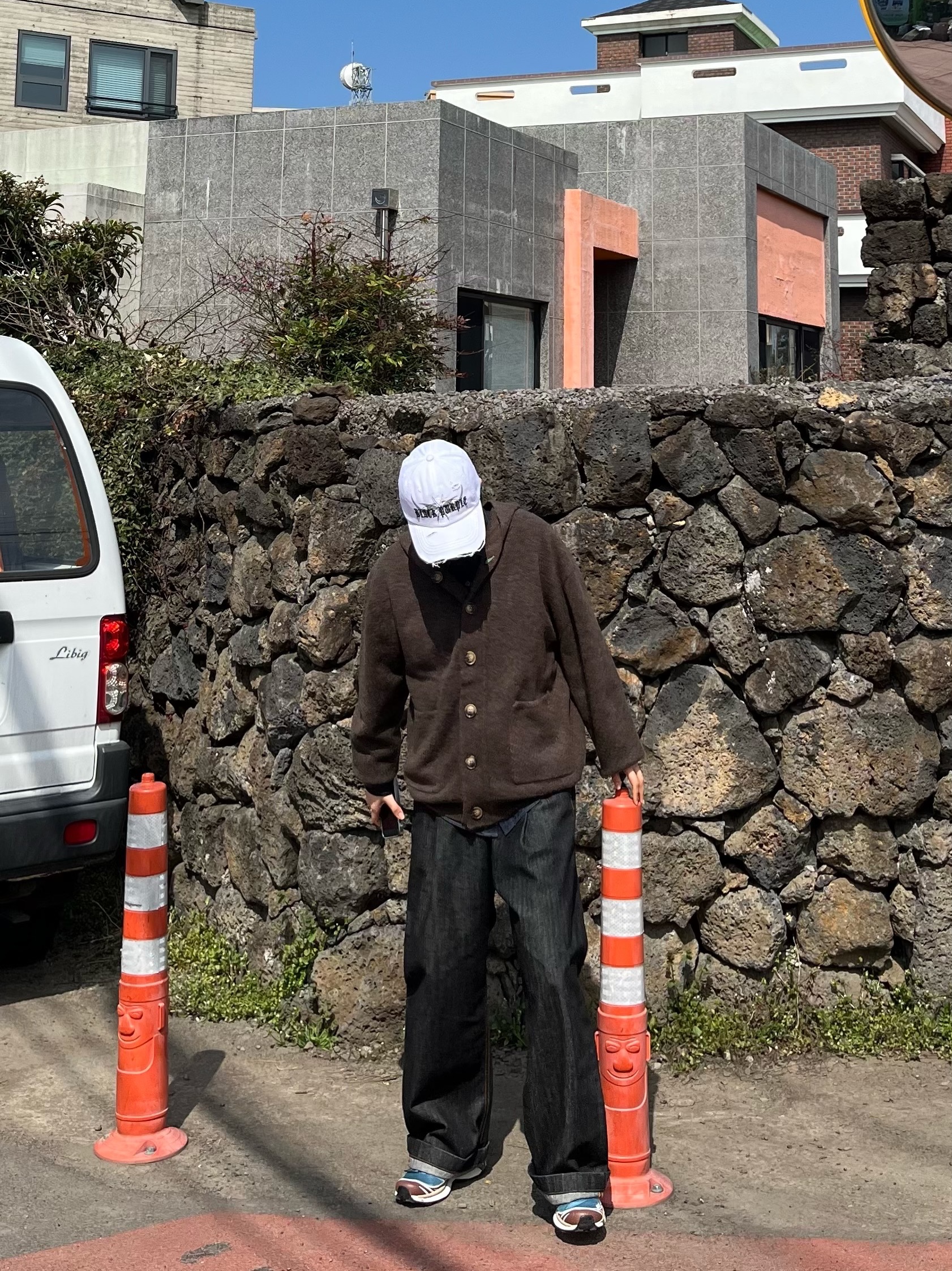 (W) Uniqlo x JW Anderson Denim Oversized Shirt Navy - KR, Salomon XT-6 Dark Blue Almond Milk 착용 스타일 - 7