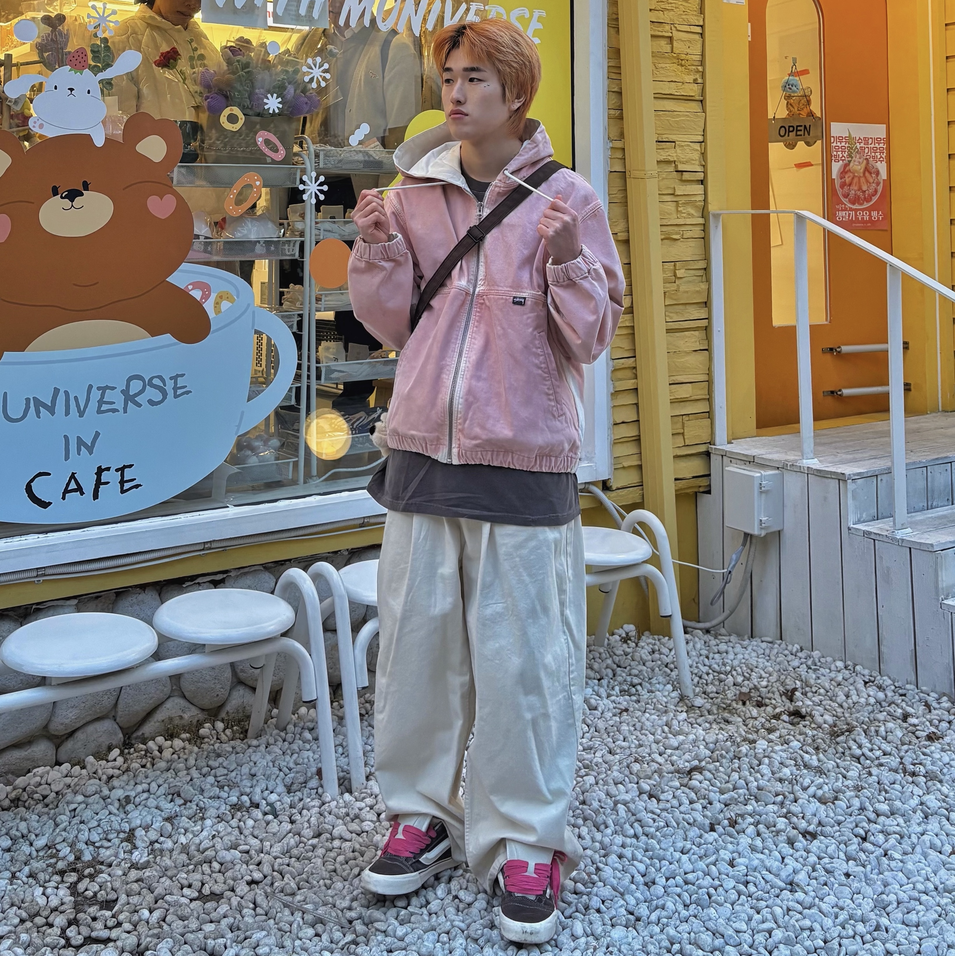 Stussy Spray Dye Hooded Work Jacket Faded Pink, Porter Smoky 2Way Shoulder Bag Brown 착용 스타일 - 2