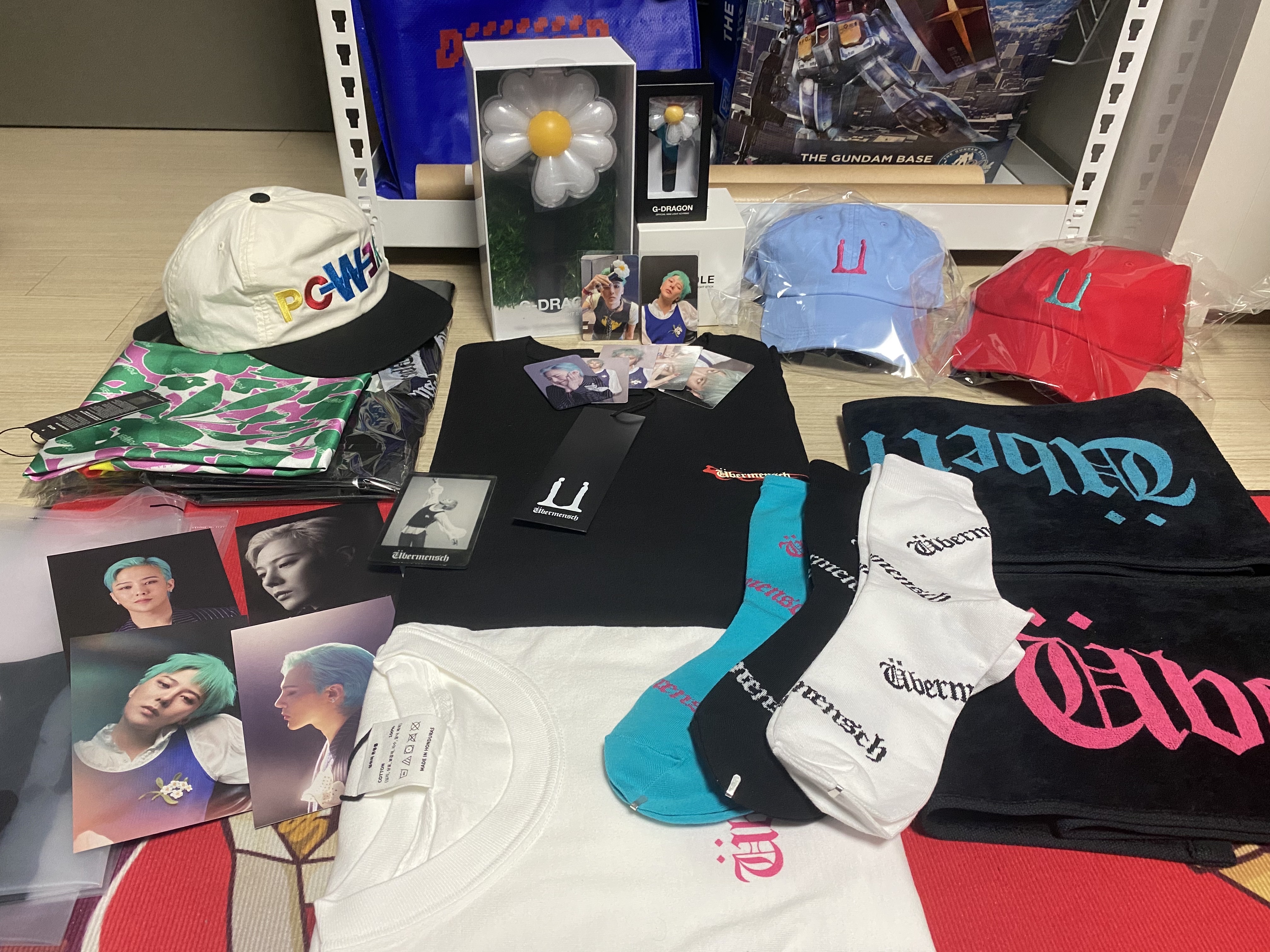 G-DRAGON Power Ball Cap White, G-DRAGON Power Scarf Multi 착용 스타일 - 1