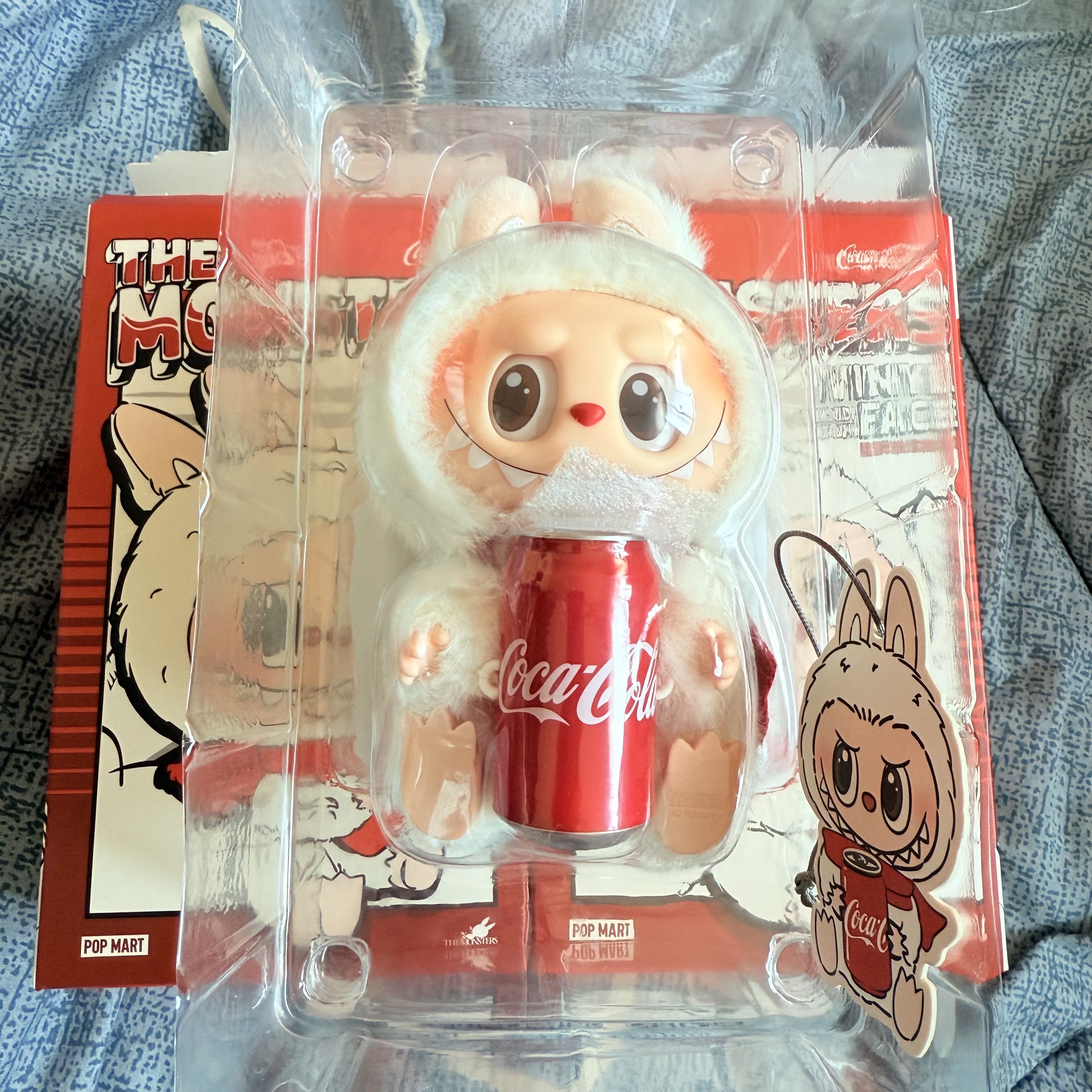 Pop Mart Labubu Coca Cola Series Keyring Sealed Case (6 Blind Boxes) 착용 스타일 - 2