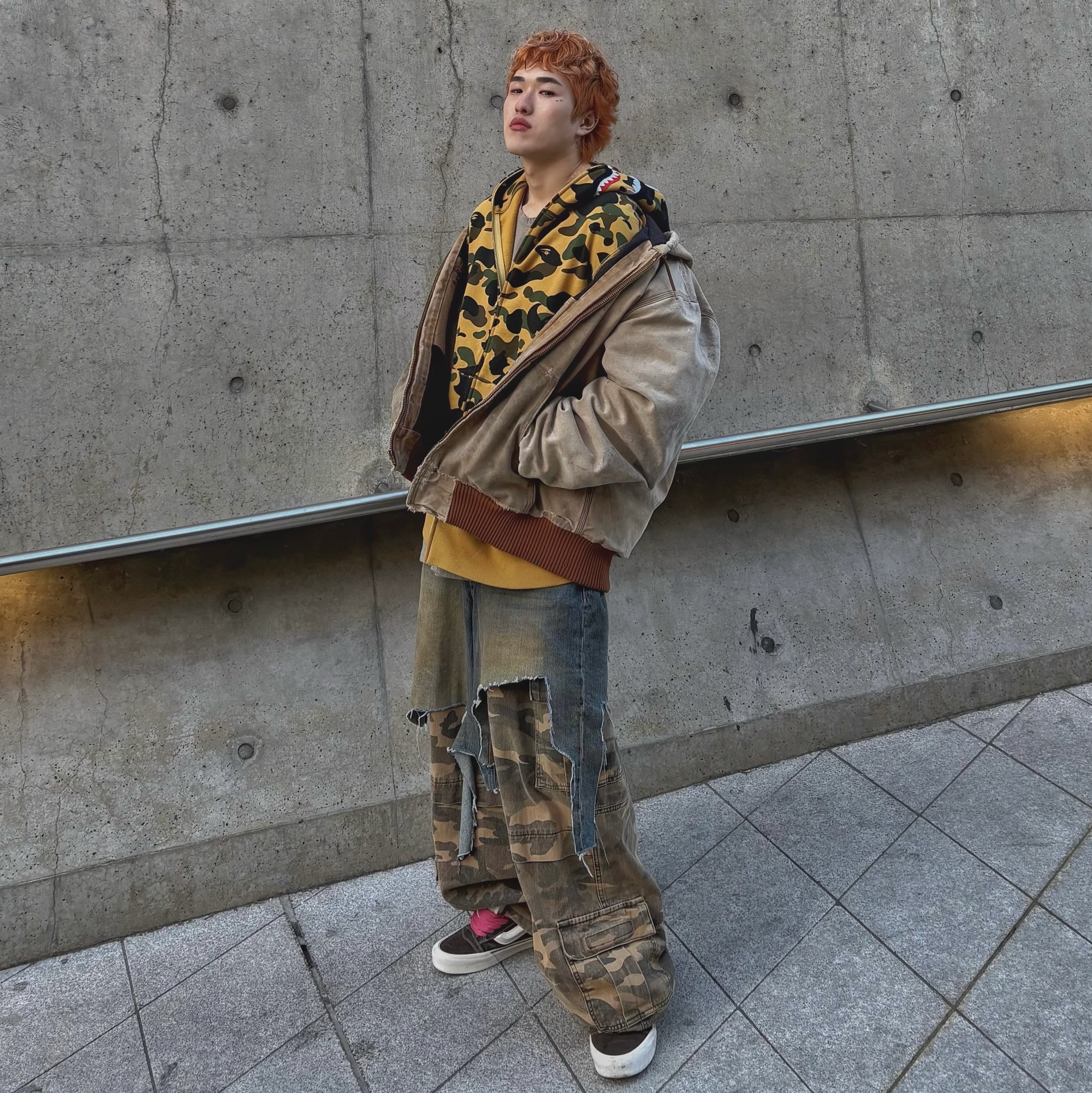 BAPE 1st Camo Shark Full Zip Hoodie Yellow, Project G/R Layered Cargo Denim Pants Blue Camo 착용 스타일 - 1