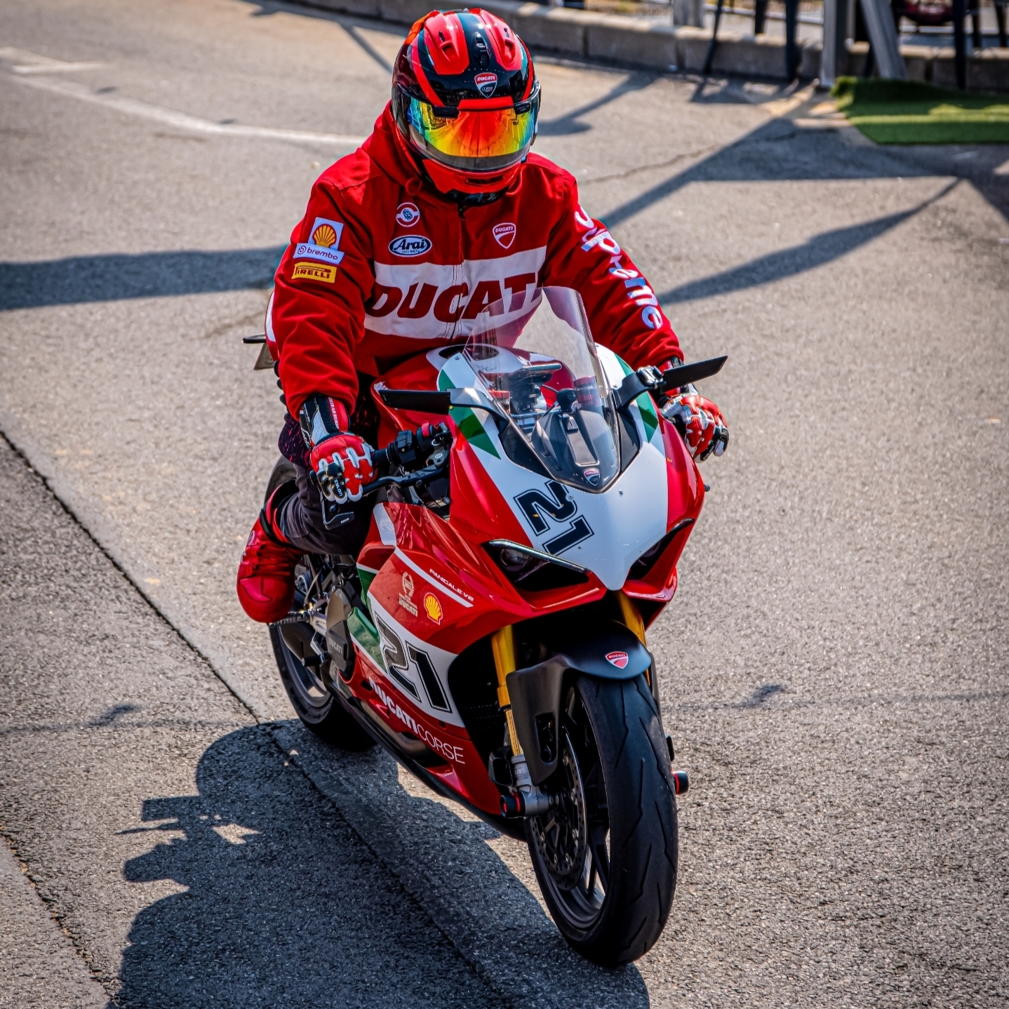 Supreme x Ducati Hooded Racing Jacket Red - 24SS 착용 스타일