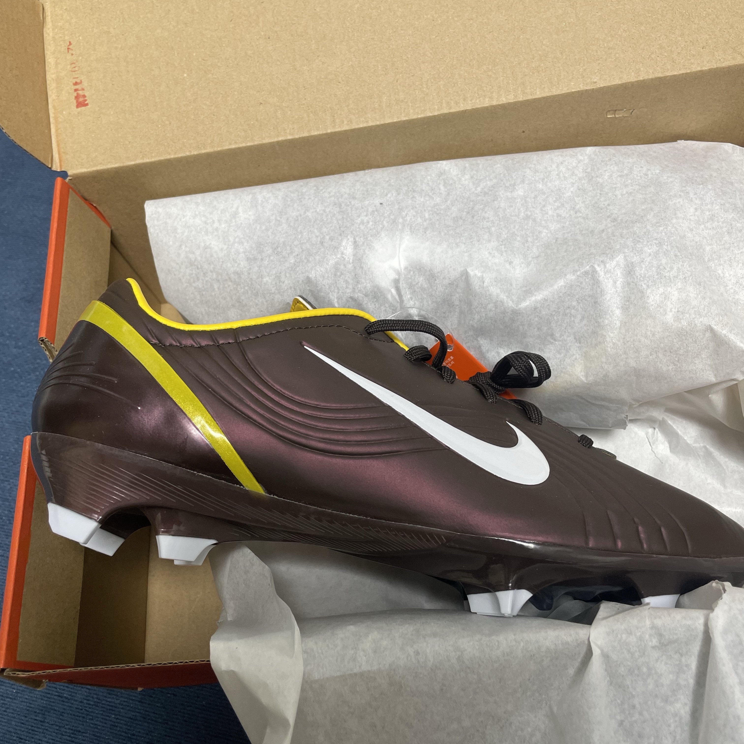 Nike Zoom Mercurial Vapor 1 RGN SE FG Dark Cinder Maize 착용 스타일