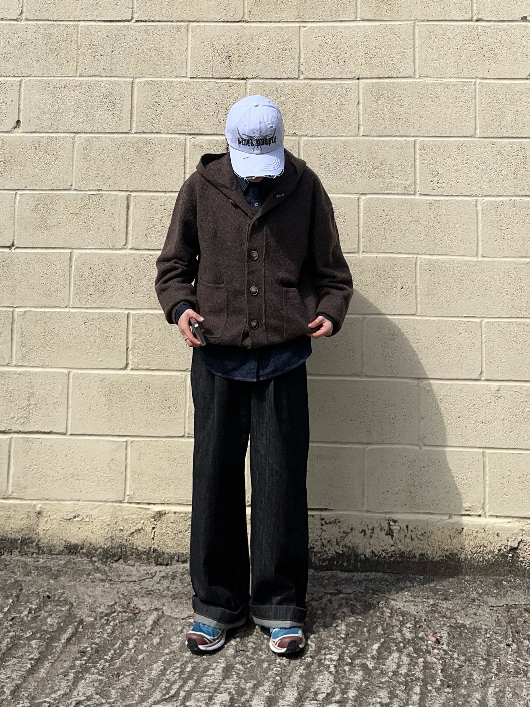 (W) Uniqlo x JW Anderson Denim Oversized Shirt Navy - KR, Salomon XT-6 Dark Blue Almond Milk 착용 스타일 - 3