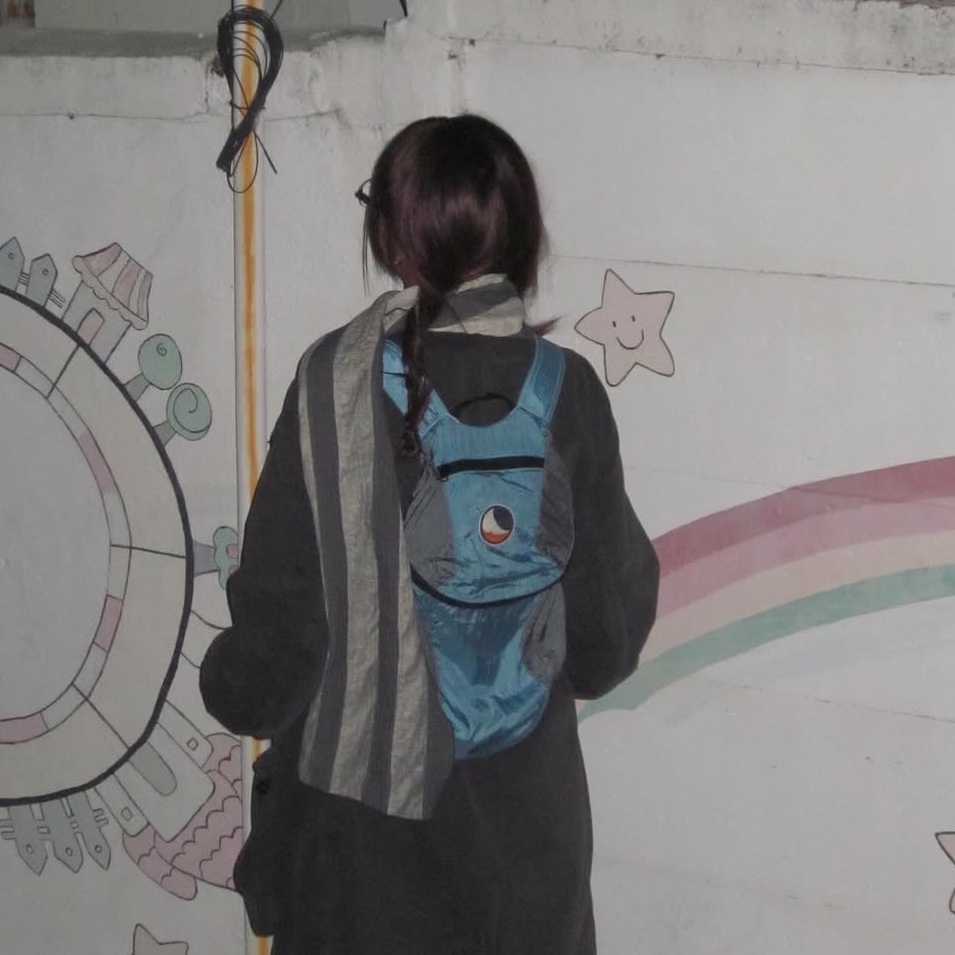 Ticket To The Moon Mini Backpack 15L Sky Blue Light Grey 착용 스타일