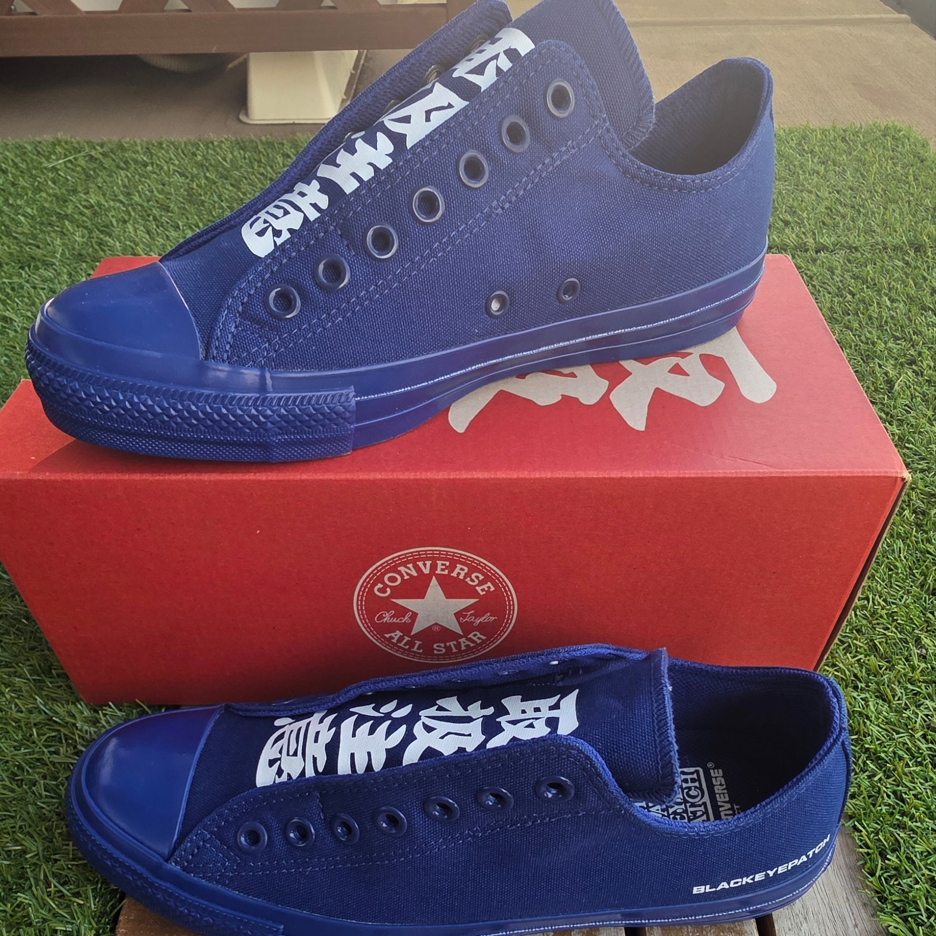 Converse x Black Eye Patch Chuck Taylor All Star 100 Slip Ox Navy 착용 스타일 - 4