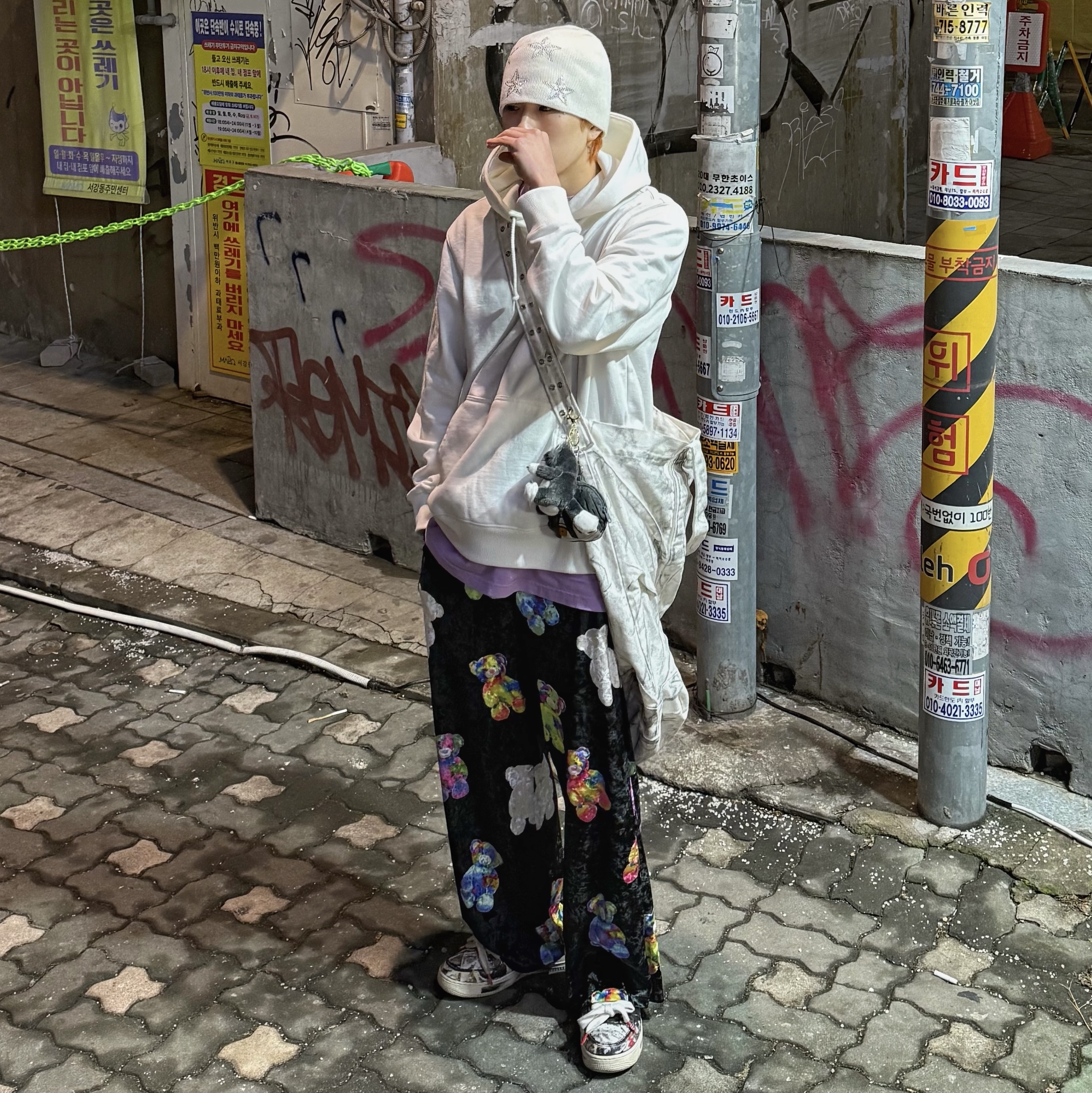 Stussy Basic Stussy Hoodie White 2022, Nike x Peaceminusone Air Force 1 Low Para-Noise 착용 스타일 - 1