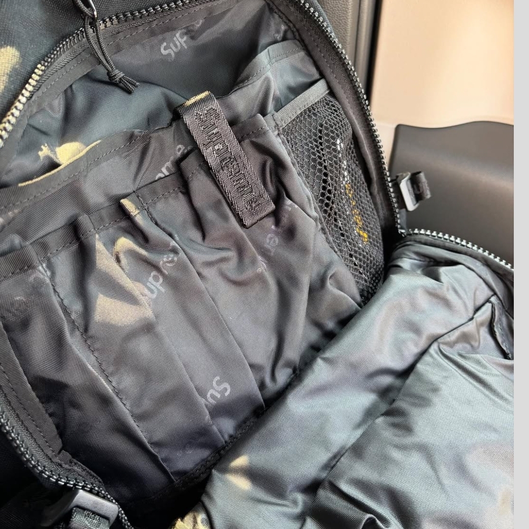 Supreme Backpack Black - 25SS 착용 스타일 - 6