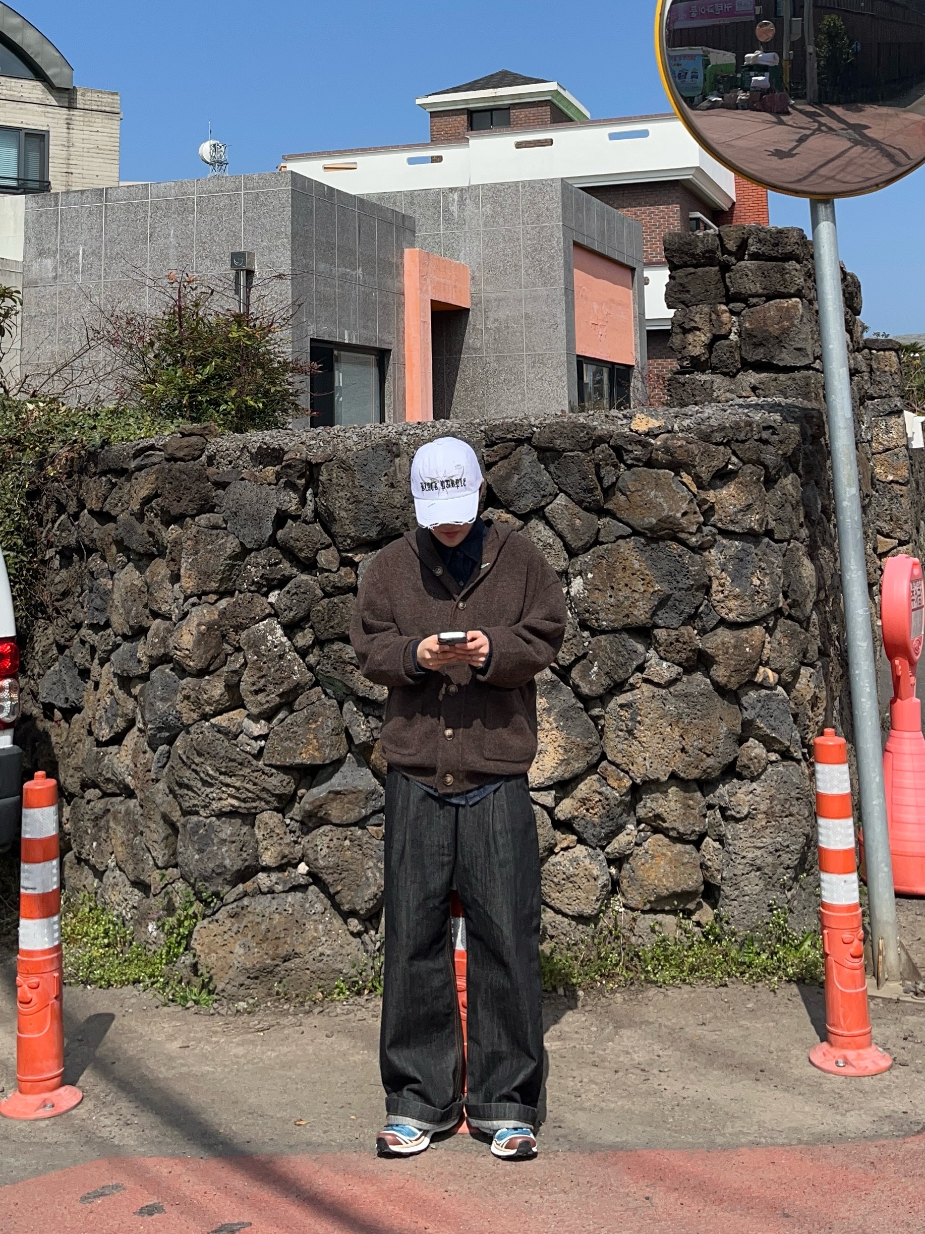 (W) Uniqlo x JW Anderson Denim Oversized Shirt Navy - KR, Salomon XT-6 Dark Blue Almond Milk 착용 스타일 - 6