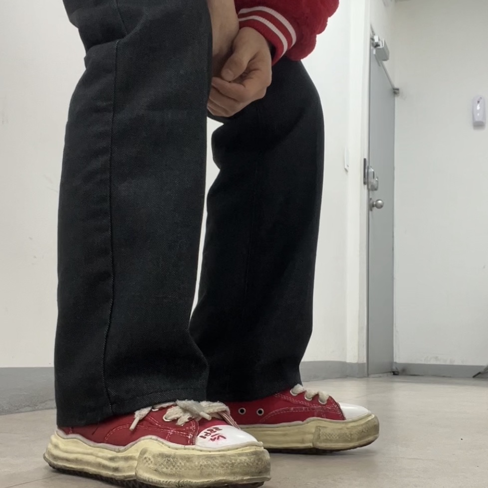 Maison Mihara Yasuhiro Peterson VL OG Sole Canvas Low-top Sneakers Red 착용 스타일 - 2