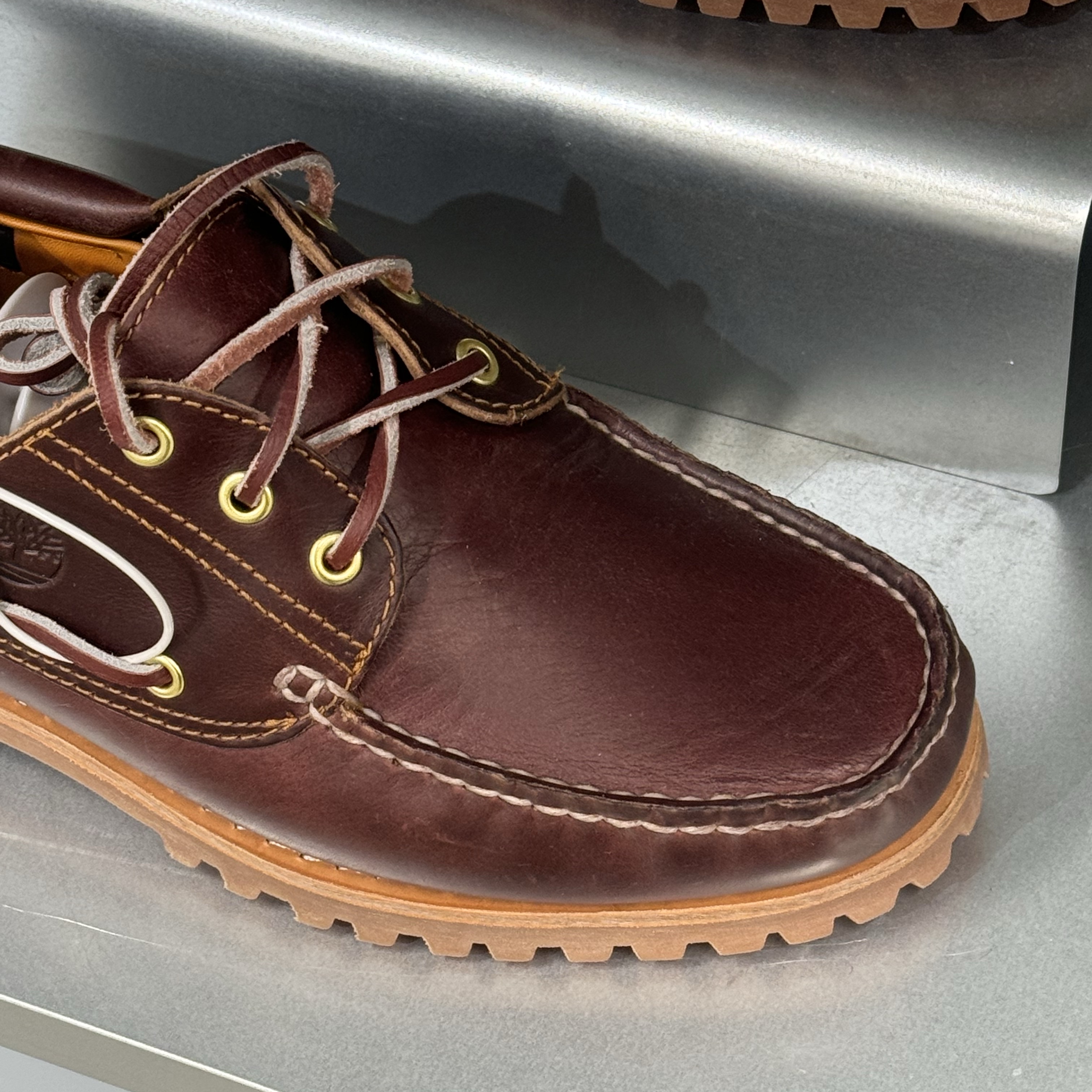 Red Wing Iron Ranger 8083 Hawthrone Muleskinner - D, Timberland Classic 3-Eye Boat Shoes Brown - Wide 착용 스타일 - 3