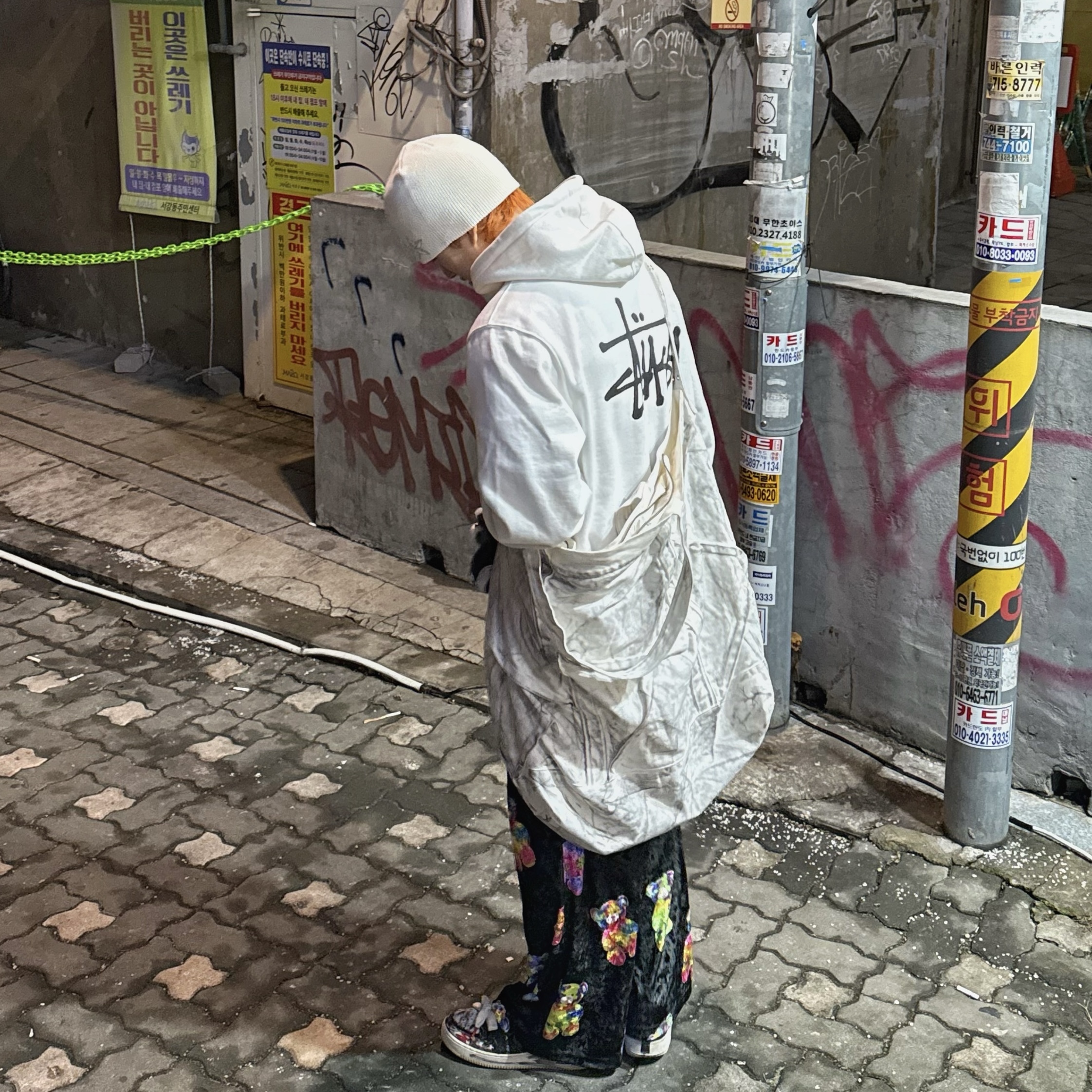 Stussy Basic Stussy Hoodie White 2022, Nike x Peaceminusone Air Force 1 Low Para-Noise 착용 스타일 - 2