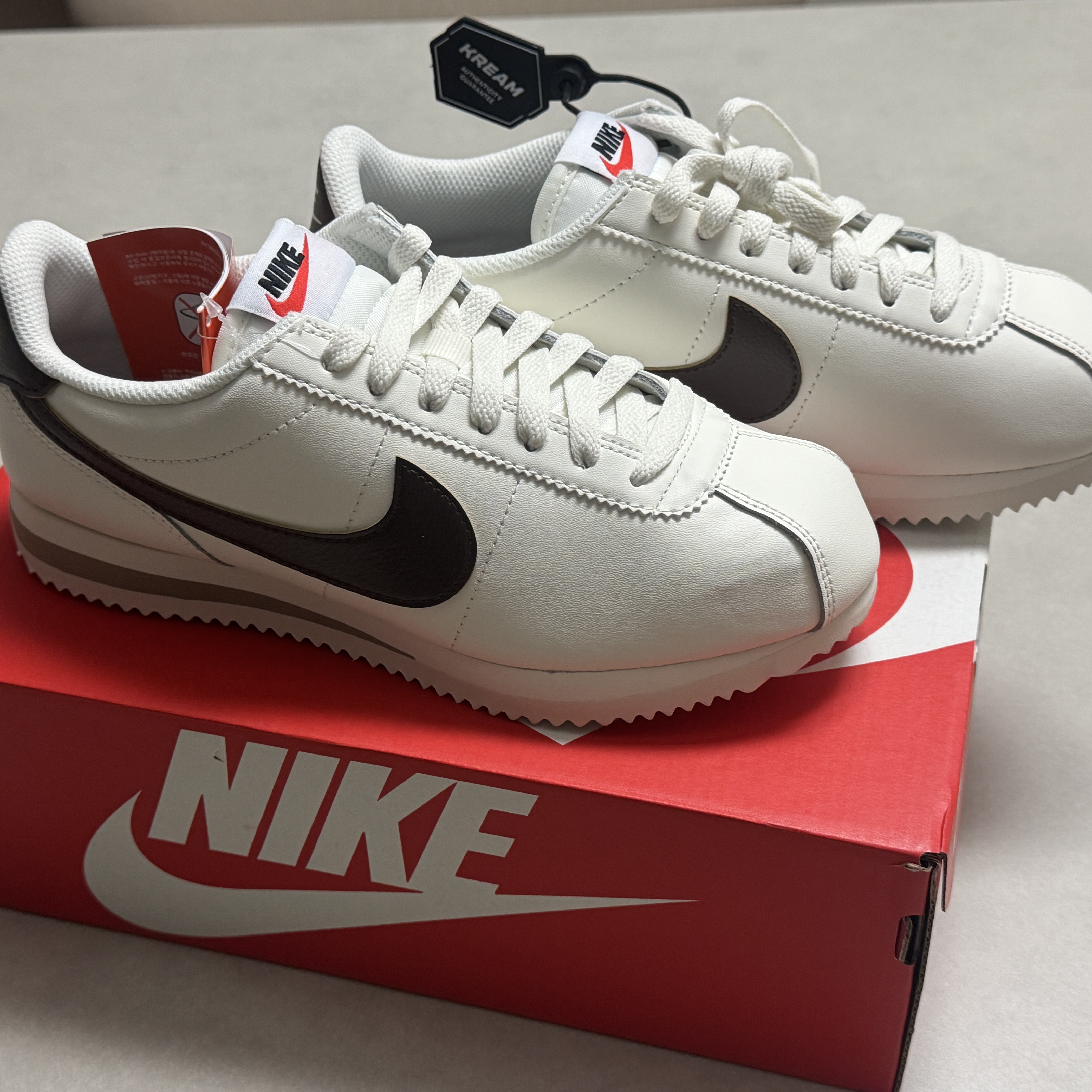 (W) Nike Cortez Sail Cacao Wow 착용 스타일