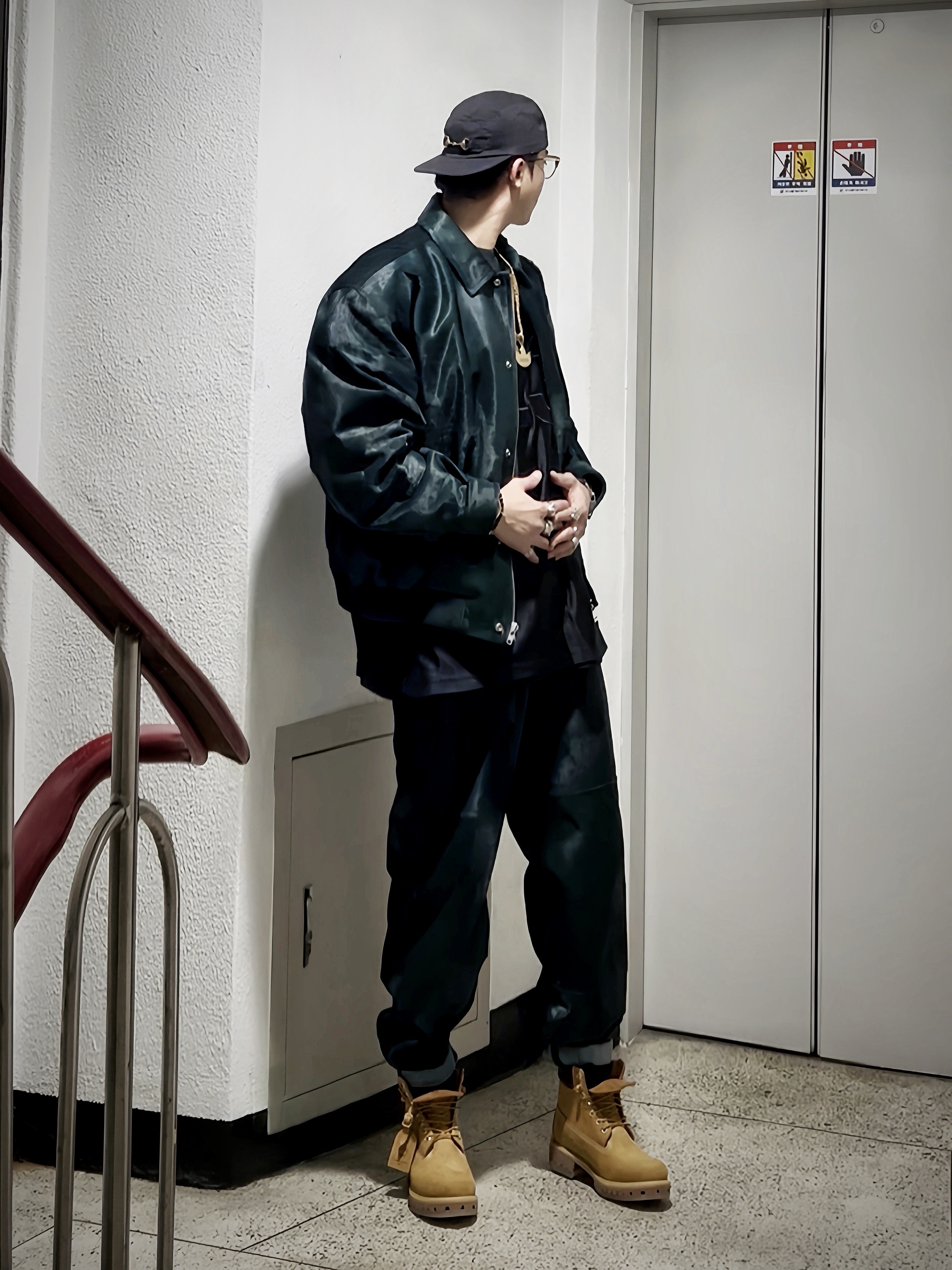 Supreme Ponyhair Varsity Jacket Green - 25SS, Supreme Ponyhair Loose Fit 5-Pocket Jean Green - 25SS 착용 스타일 - 2