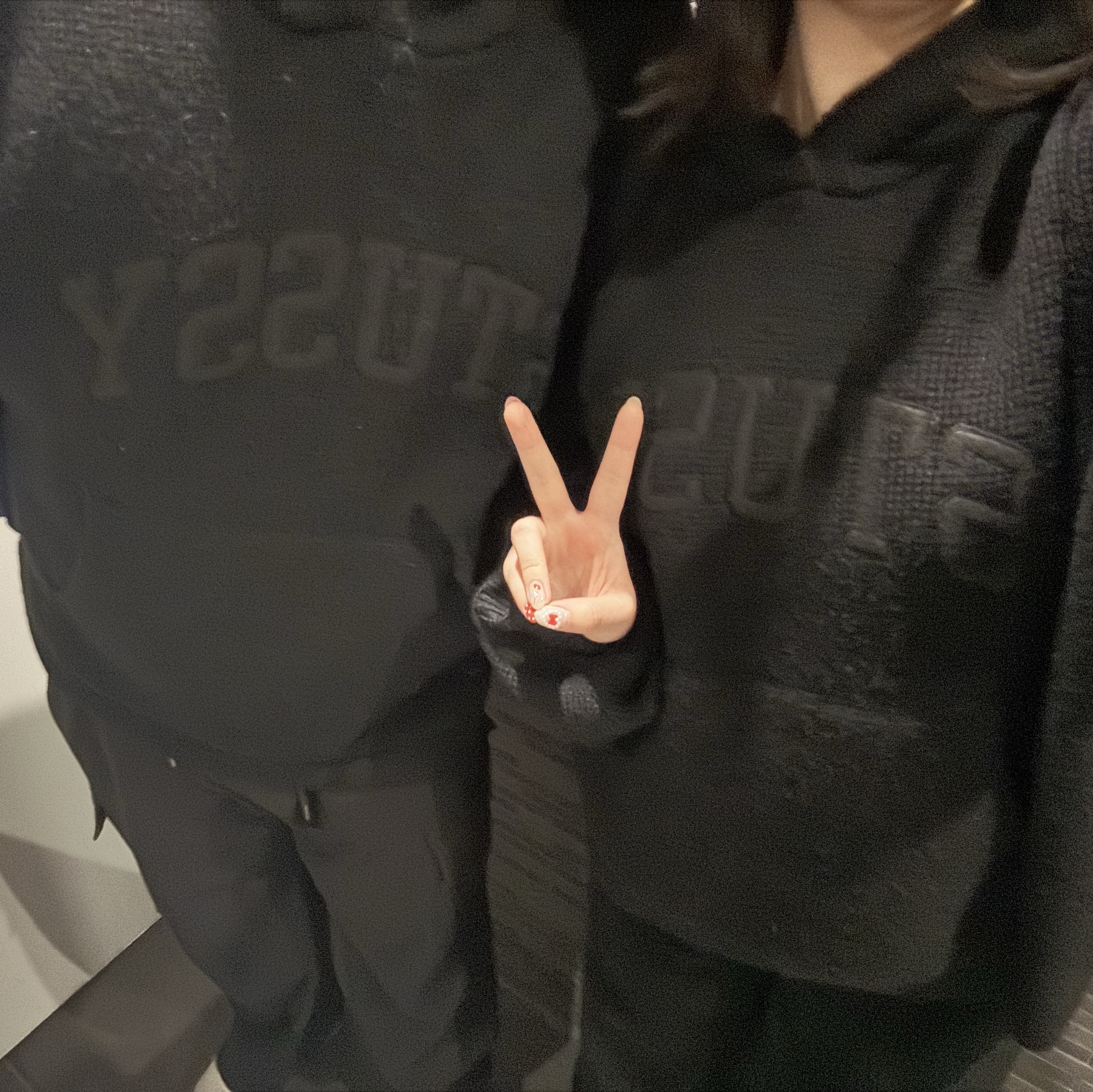 스투시 펠트 패치 니트 후드 블랙 착용 스타일 - 1