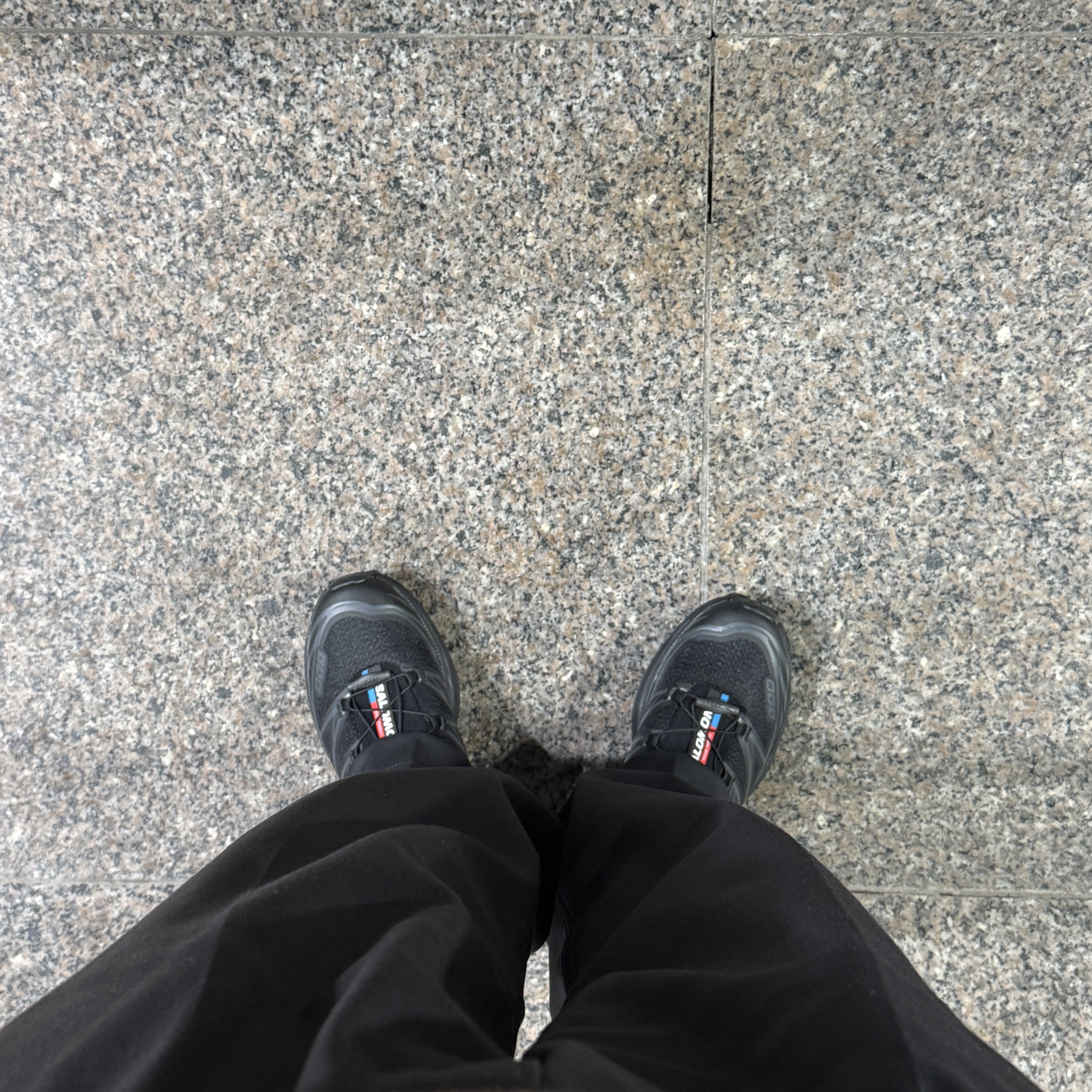 Salomon XT-6 ADV Black 착용 스타일