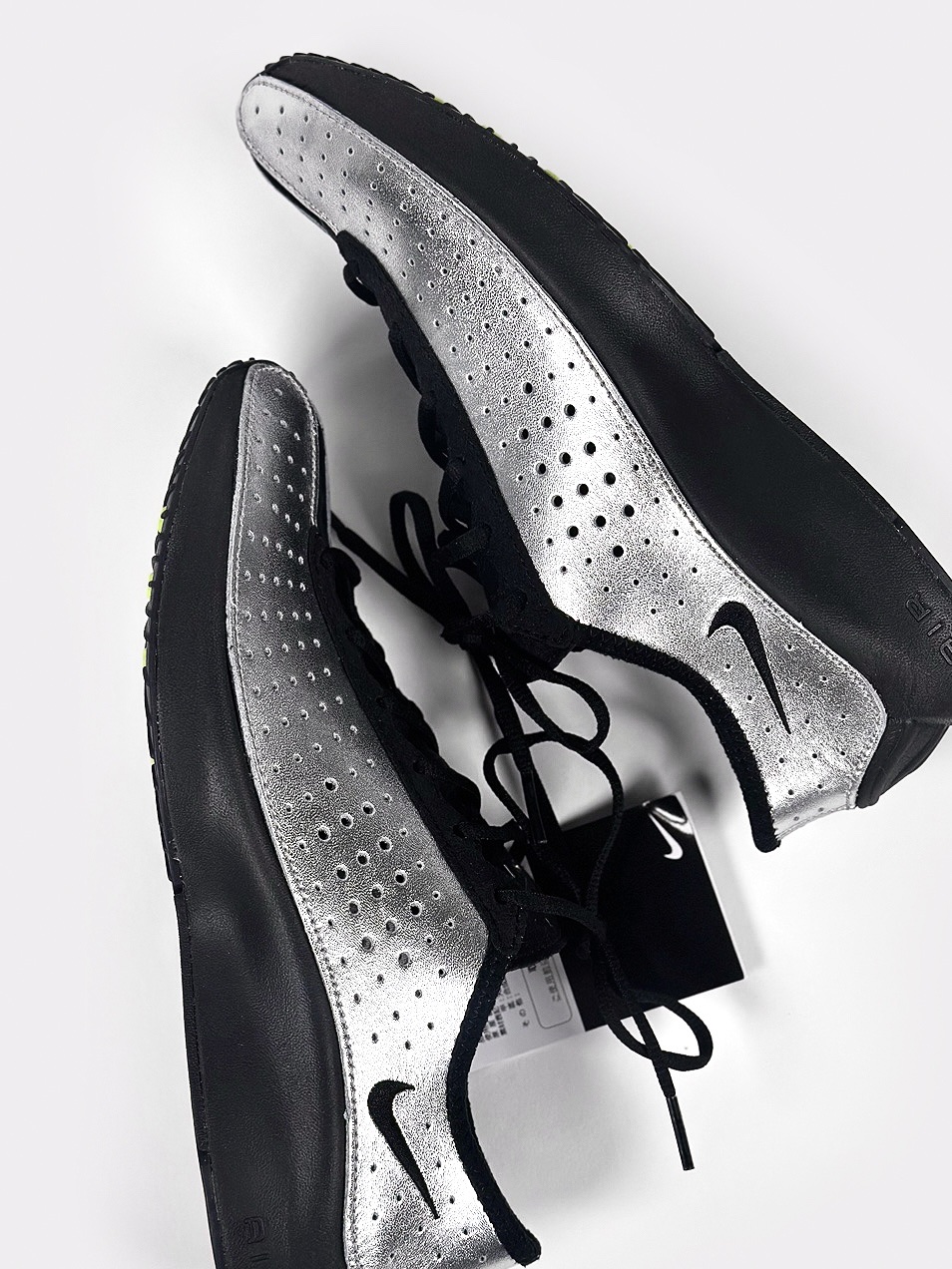 (W) Nike Air Superfly Metallic Silver and Black 착용 스타일
