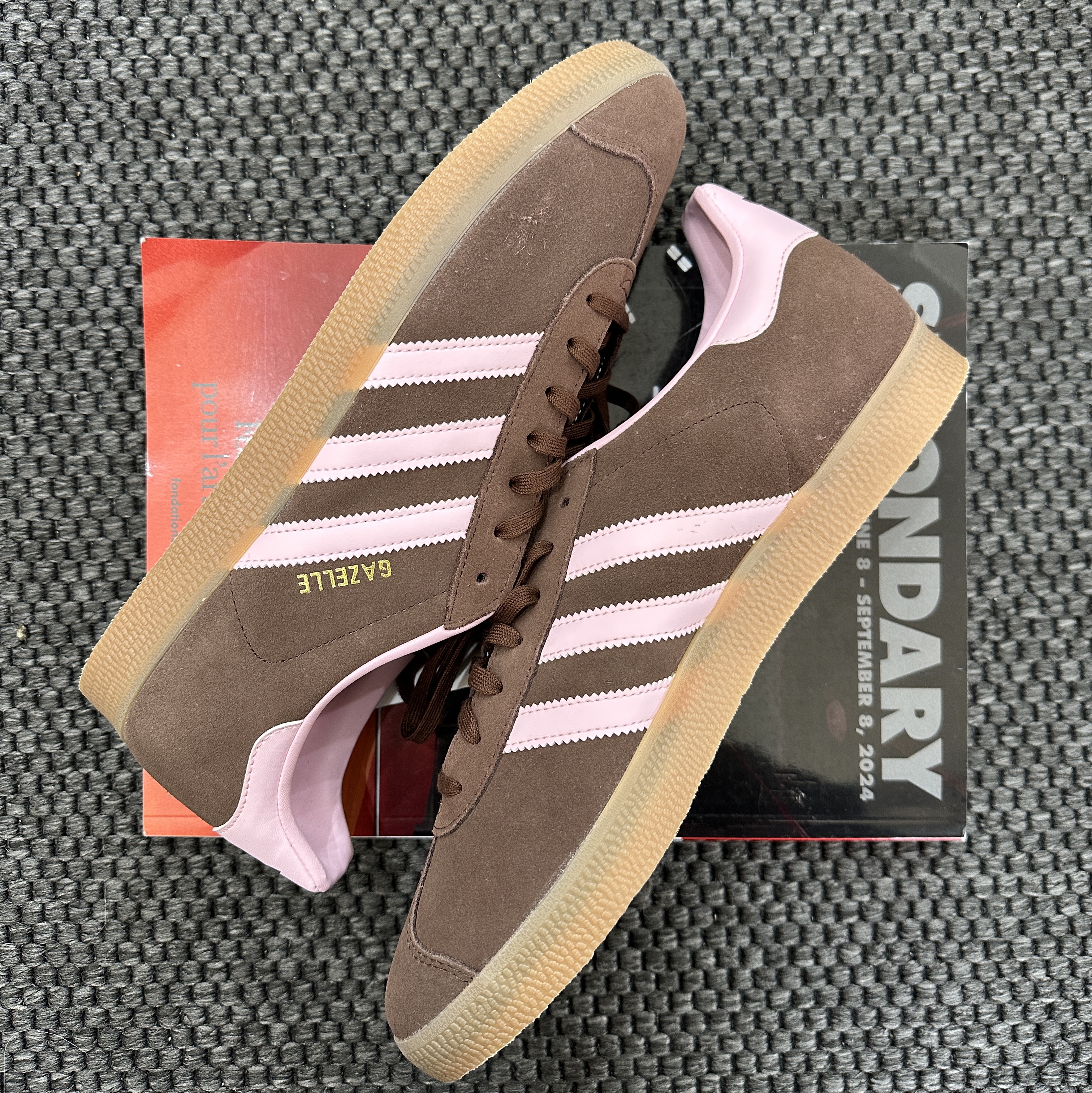 Adidas Gazelle Auburn Clear Pink 착용 스타일 - 1